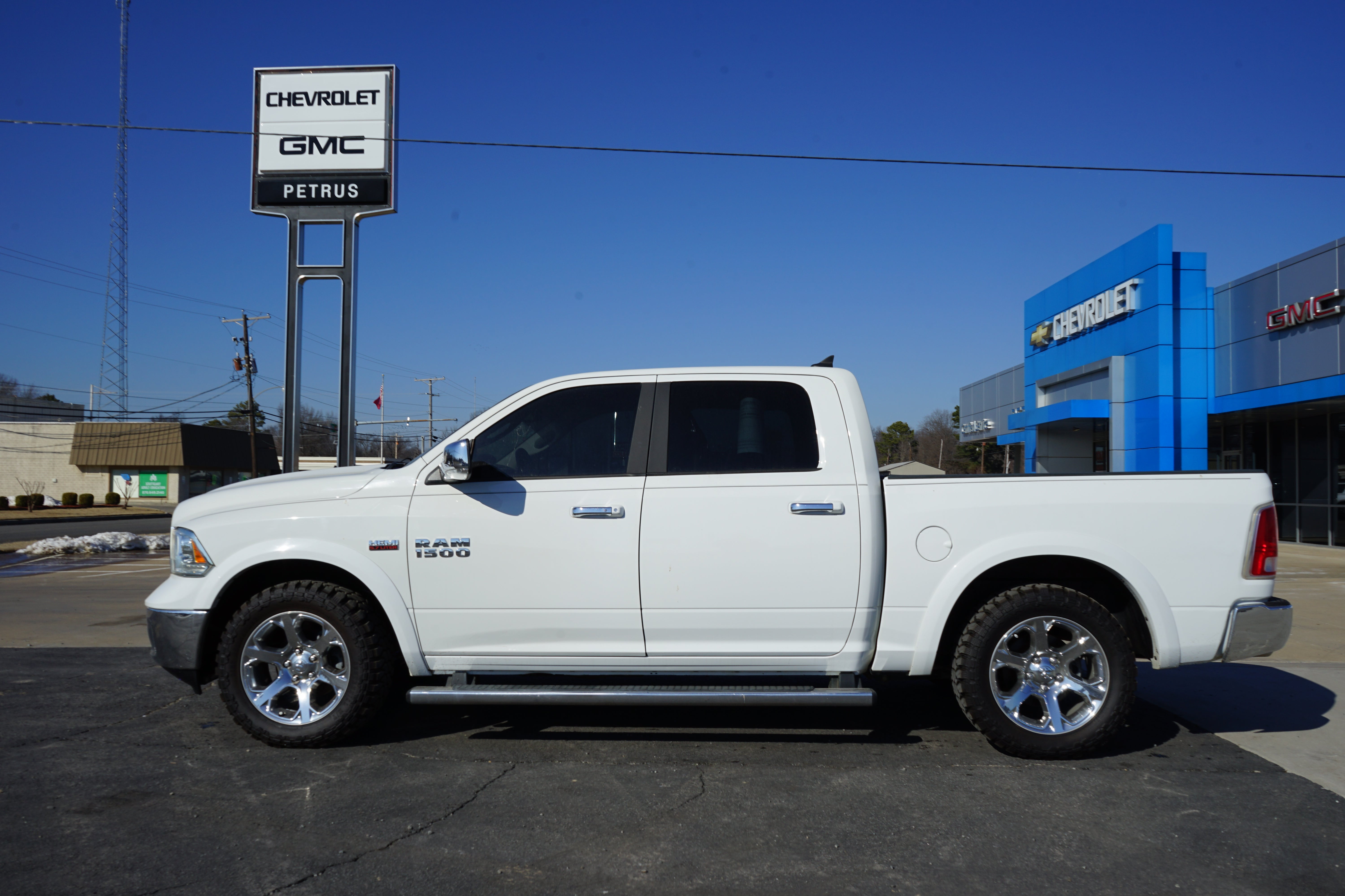 Used 2017 RAM Ram 1500 Pickup Laramie with VIN 1C6RR7NT1HS842989 for sale in Little Rock