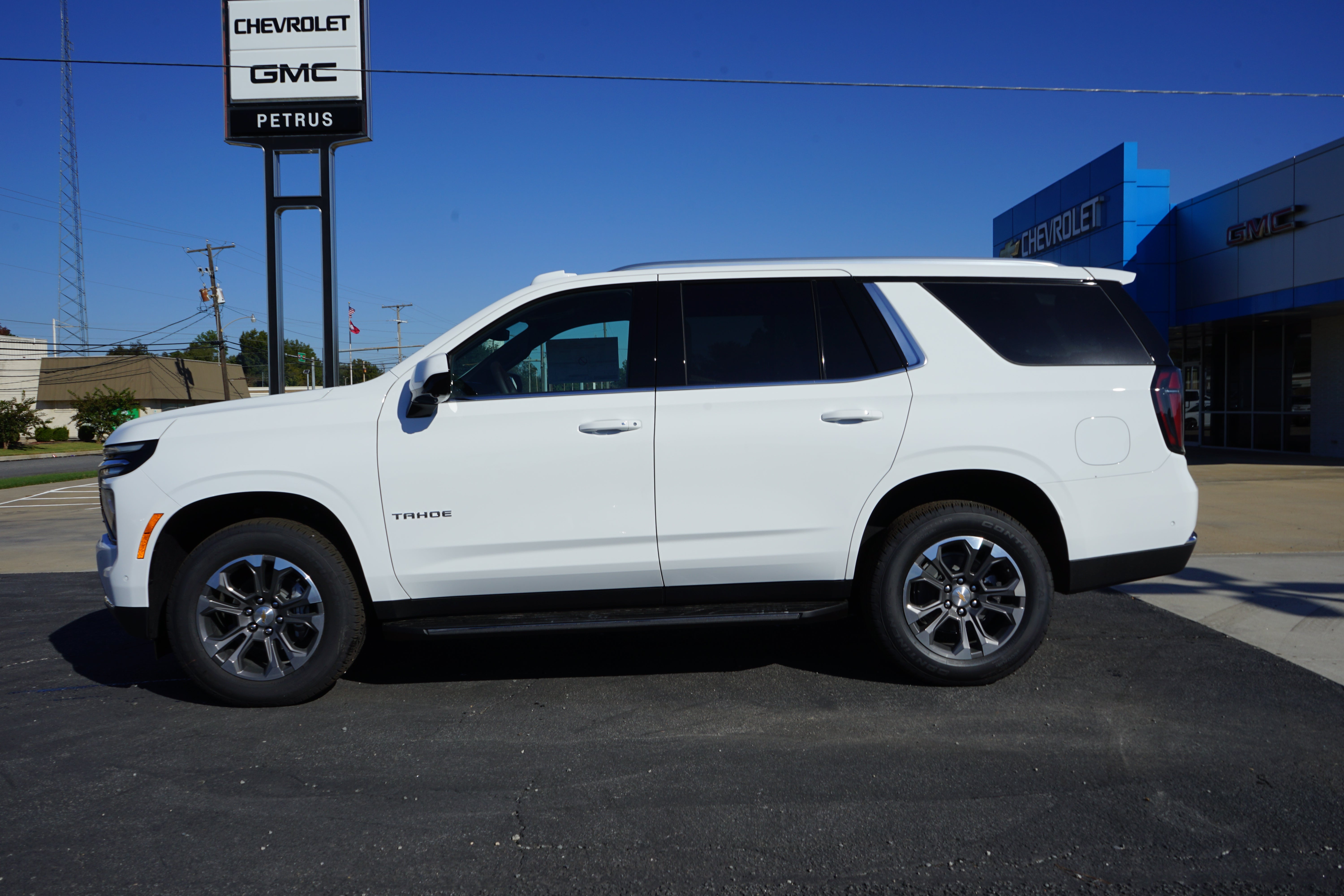 2026 Chevrolet Tahoe LS