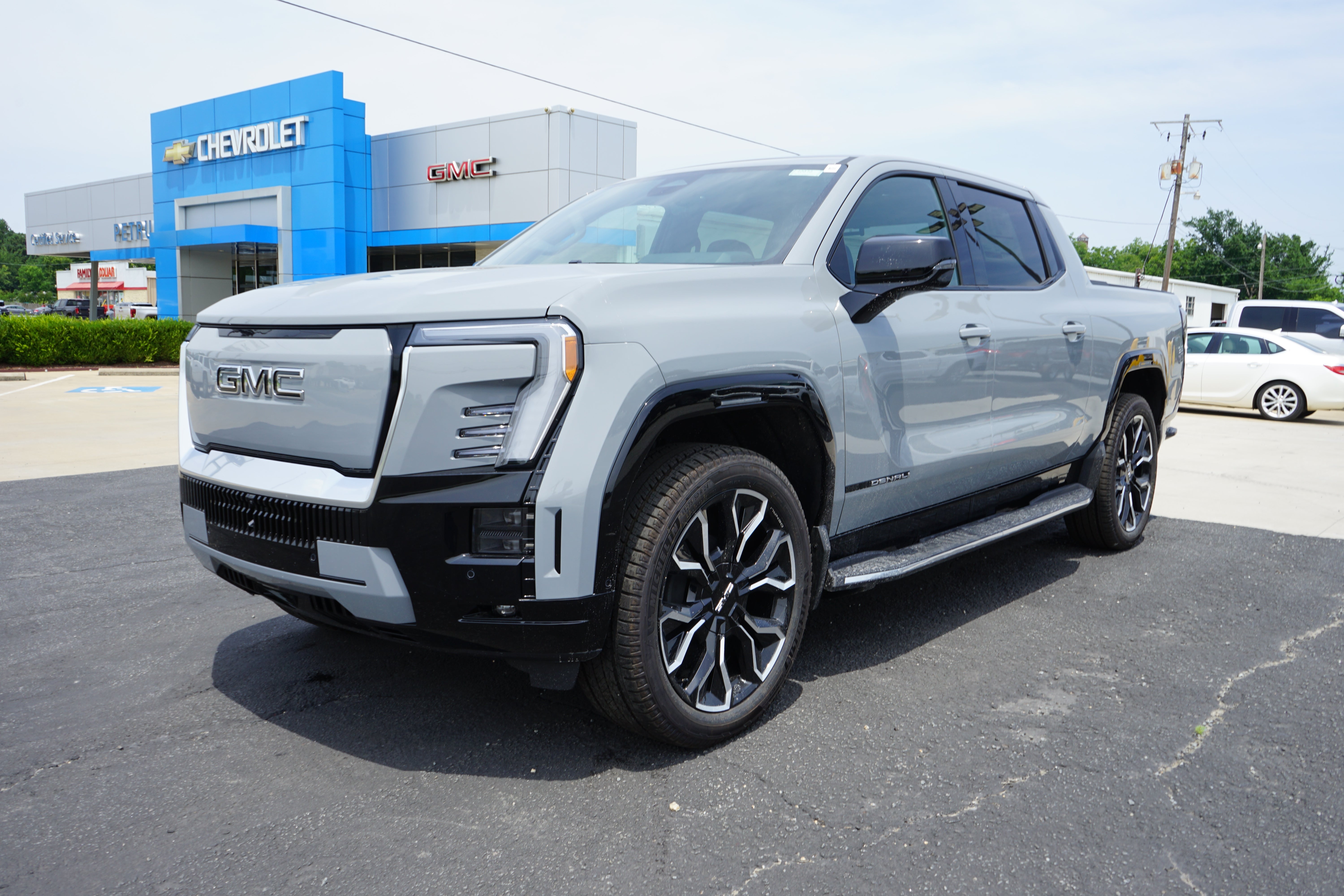 2025 GMC Sierra EV Max Range Denali