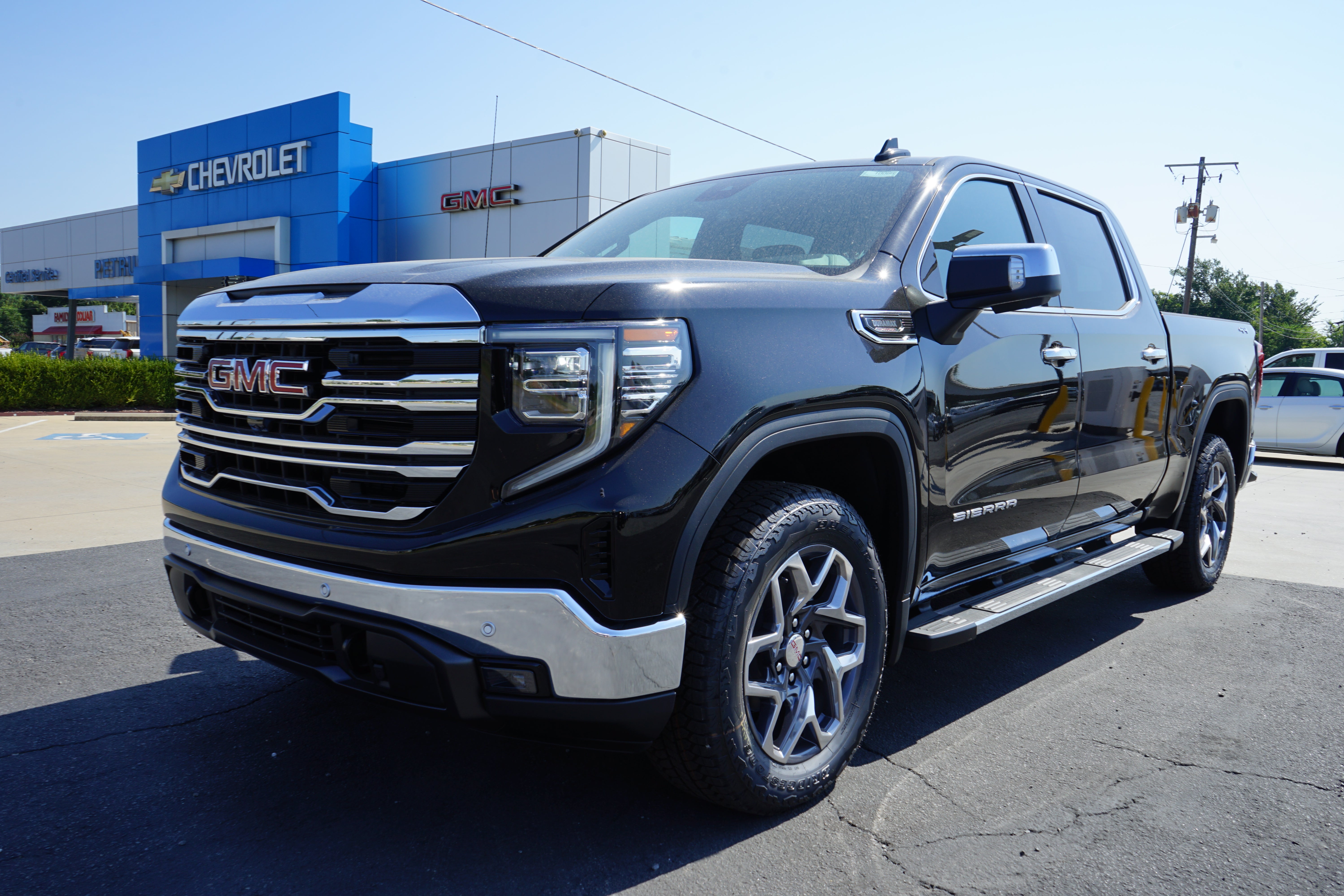 2025 GMC Sierra 1500 SLT