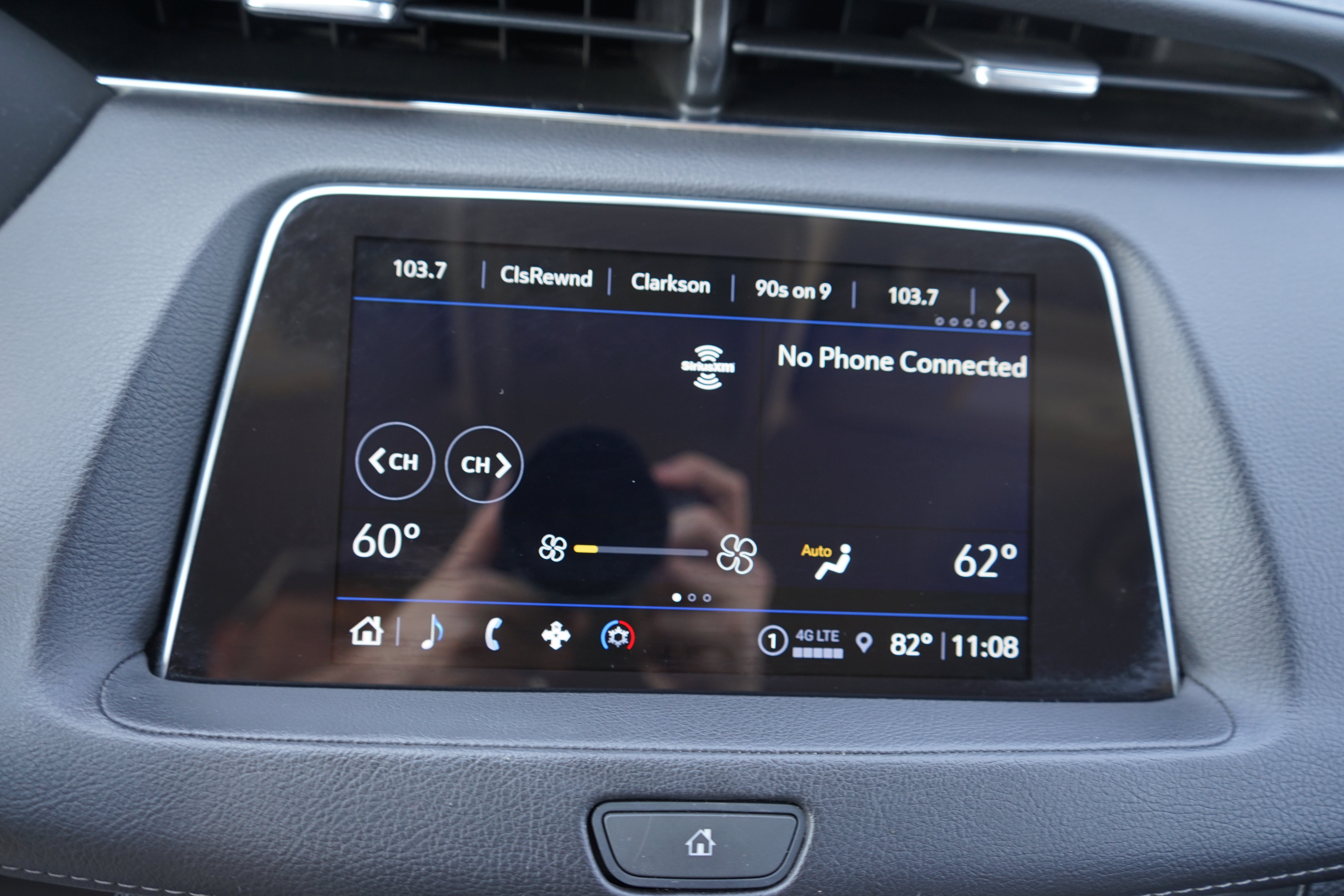 2022 Cadillac XT4 Premium Luxury