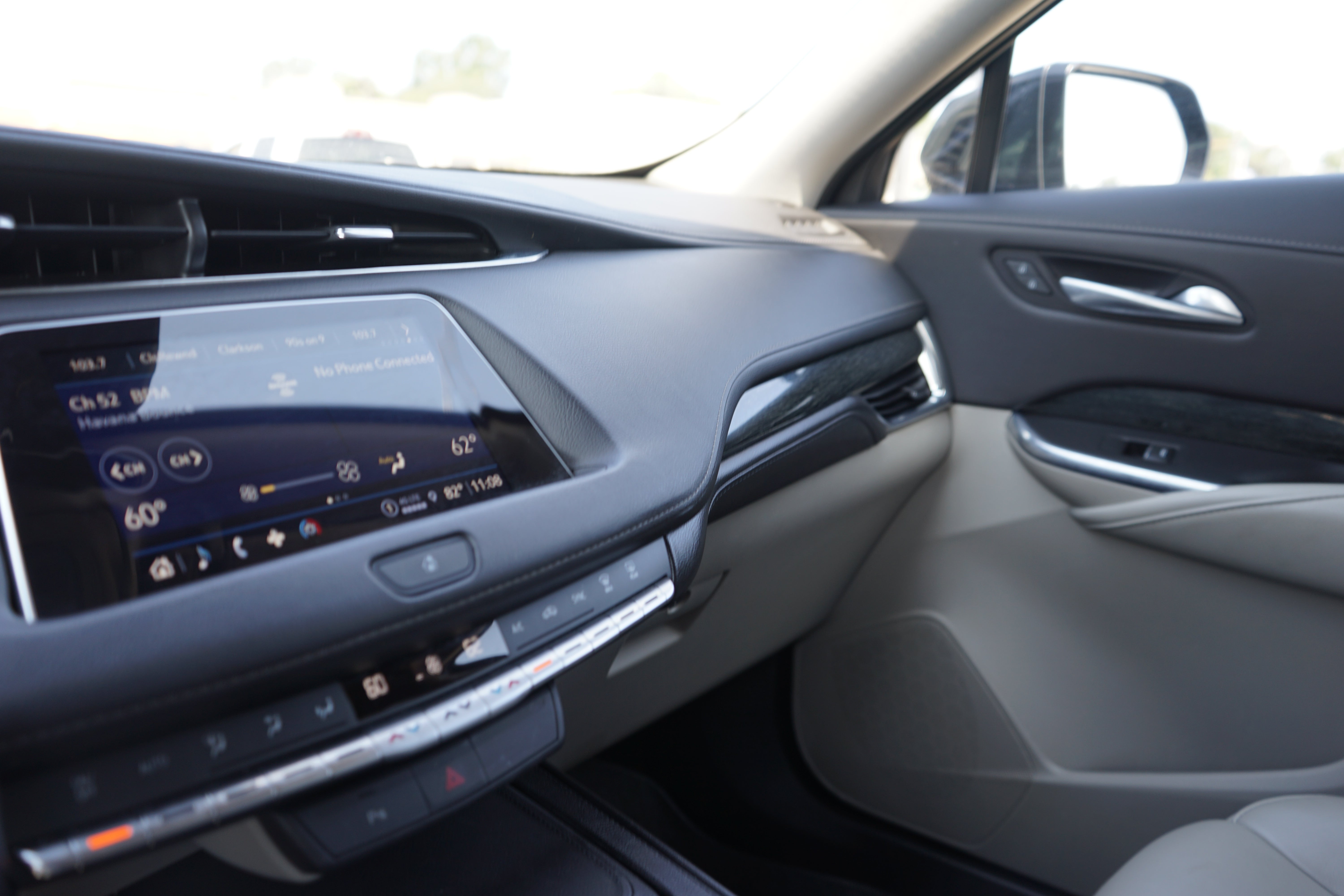 2022 Cadillac XT4 Premium Luxury