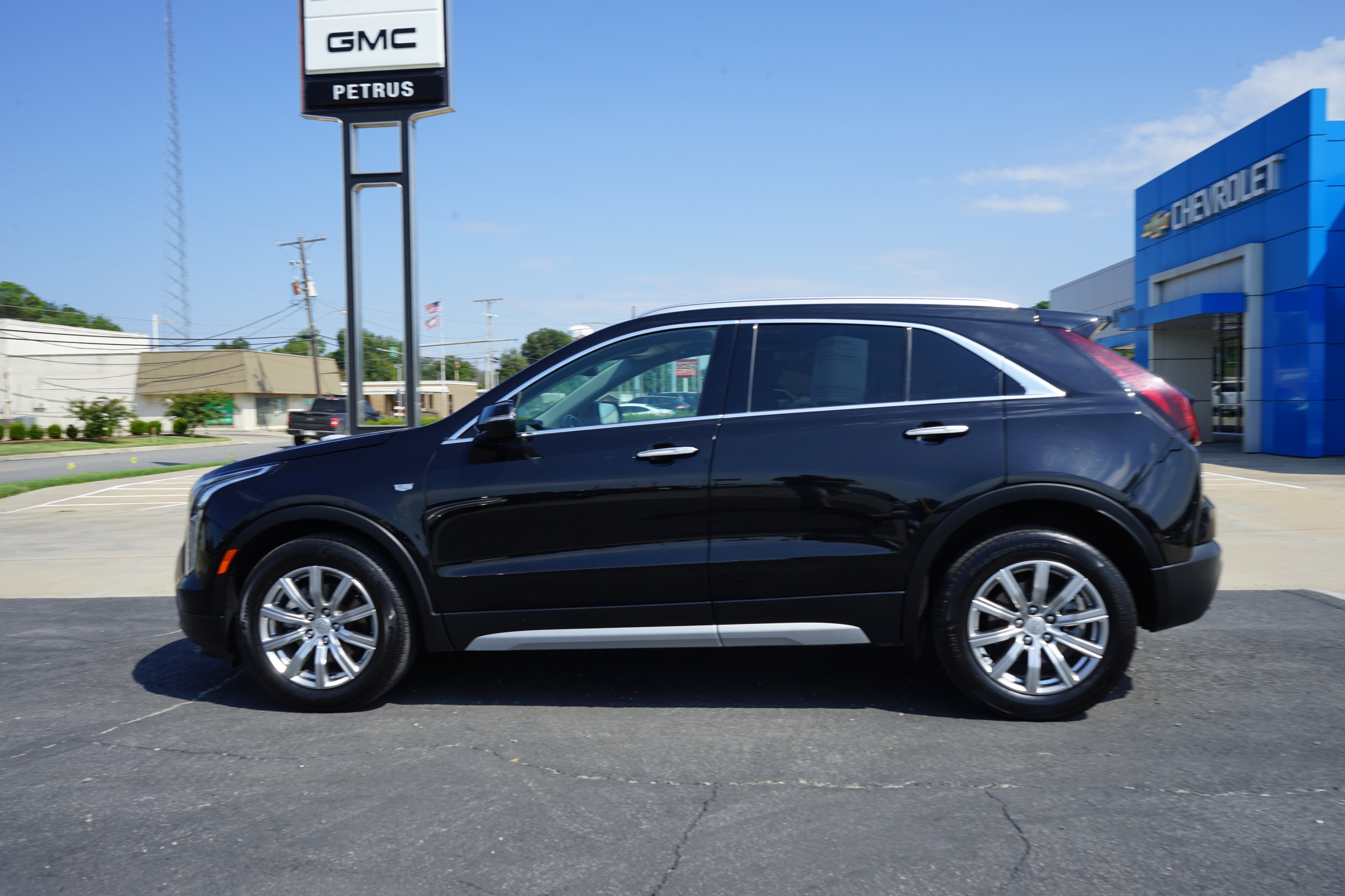 2022 Cadillac XT4 Premium Luxury