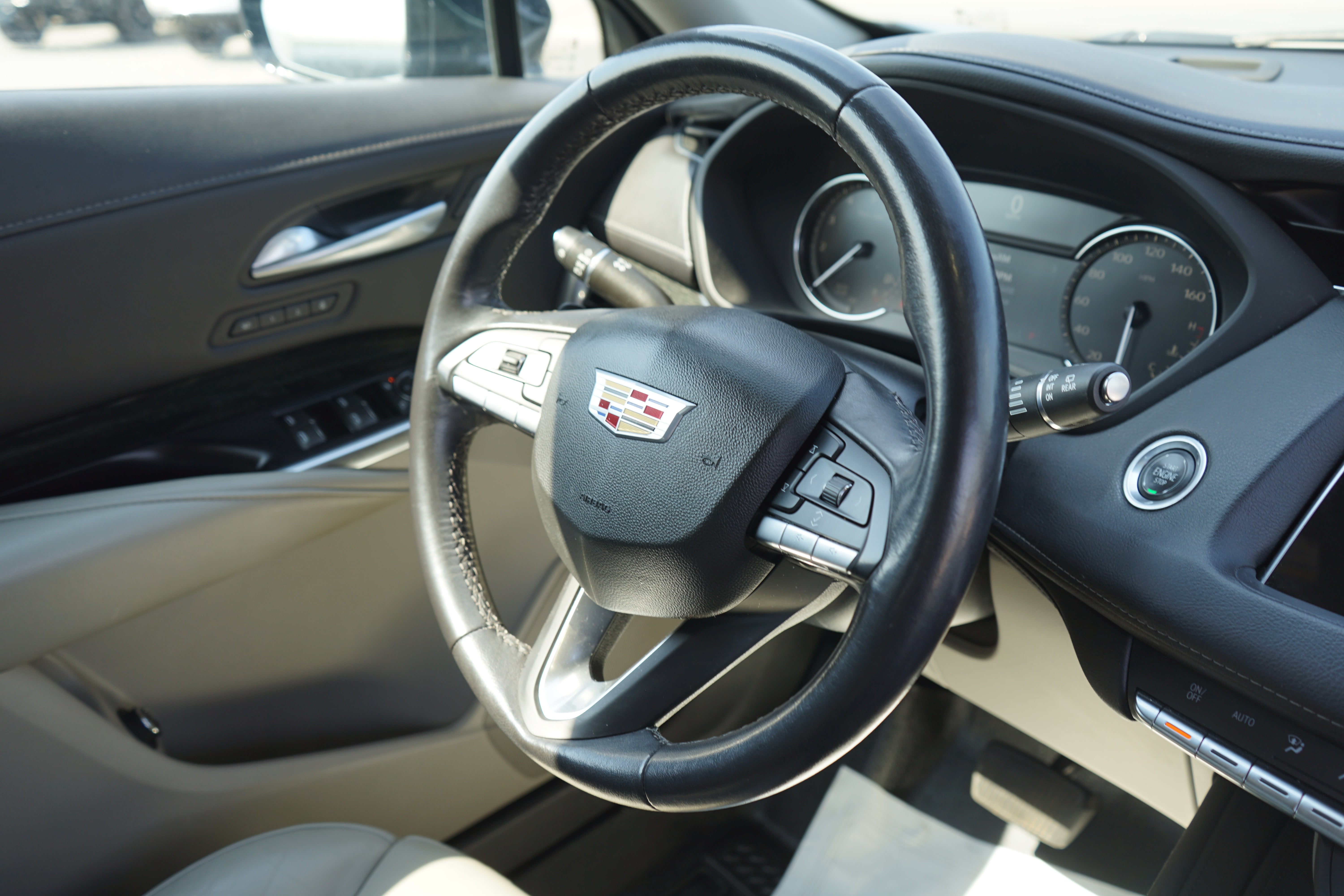 2022 Cadillac XT4 Premium Luxury