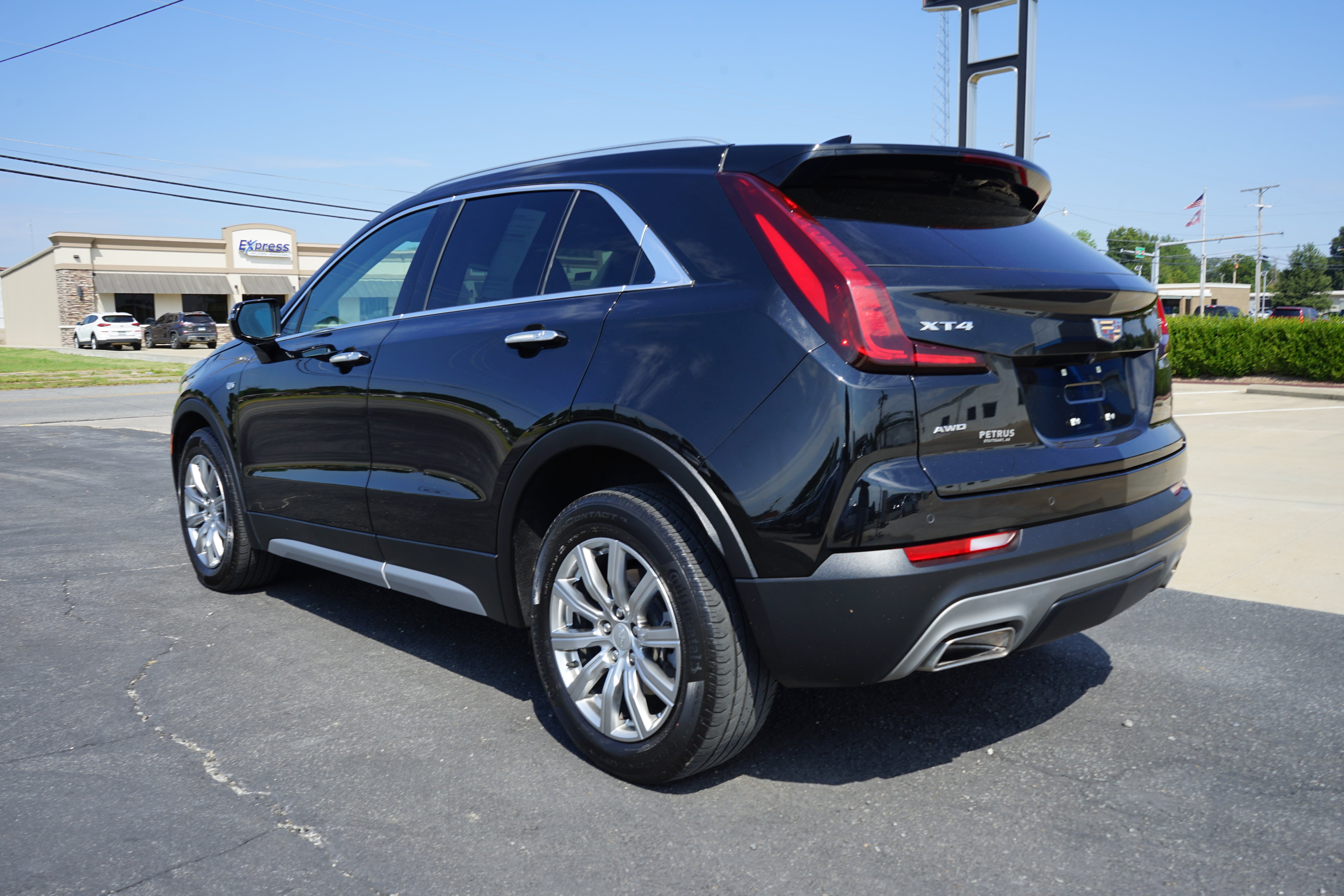 2022 Cadillac XT4 Premium Luxury