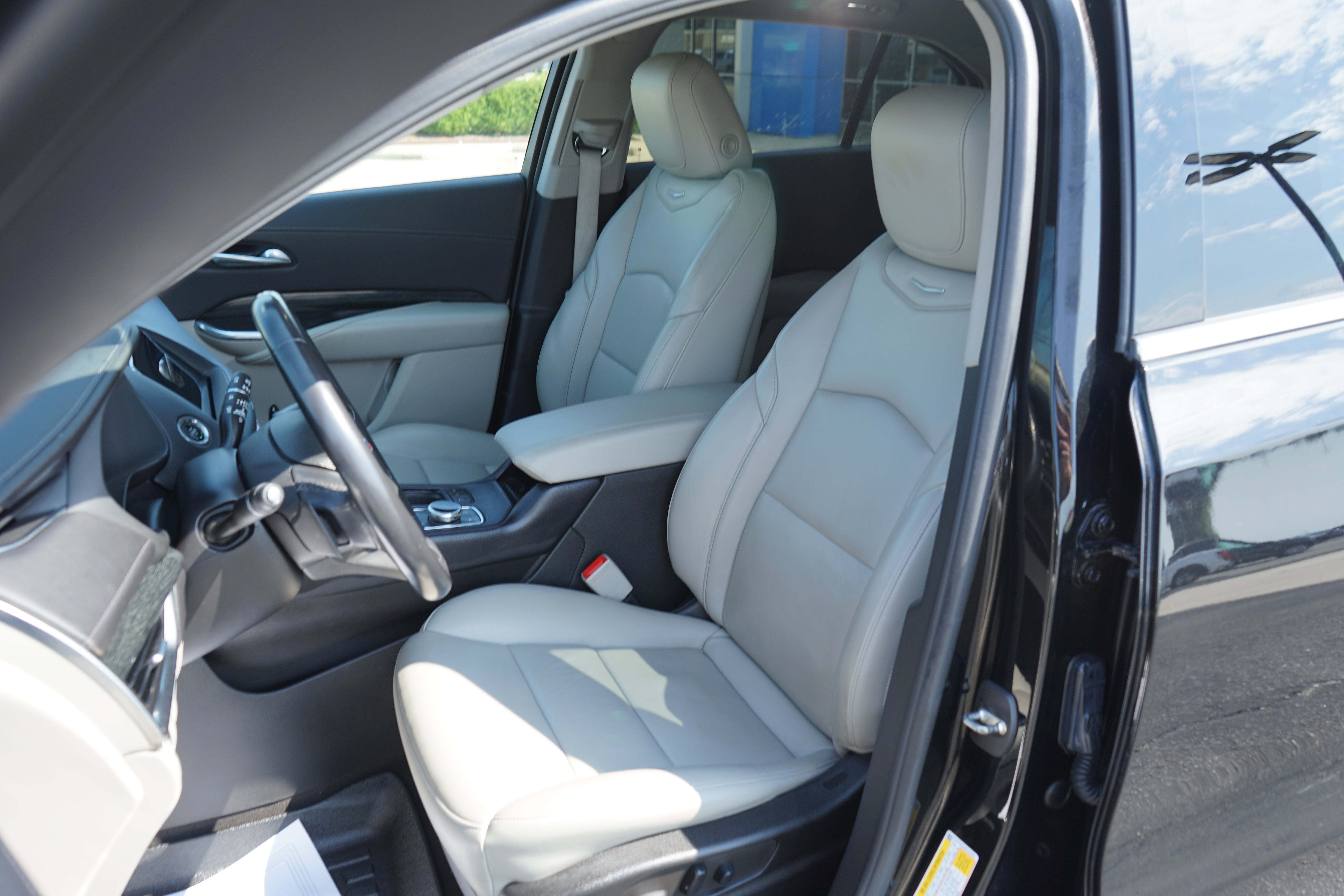 2022 Cadillac XT4 Premium Luxury