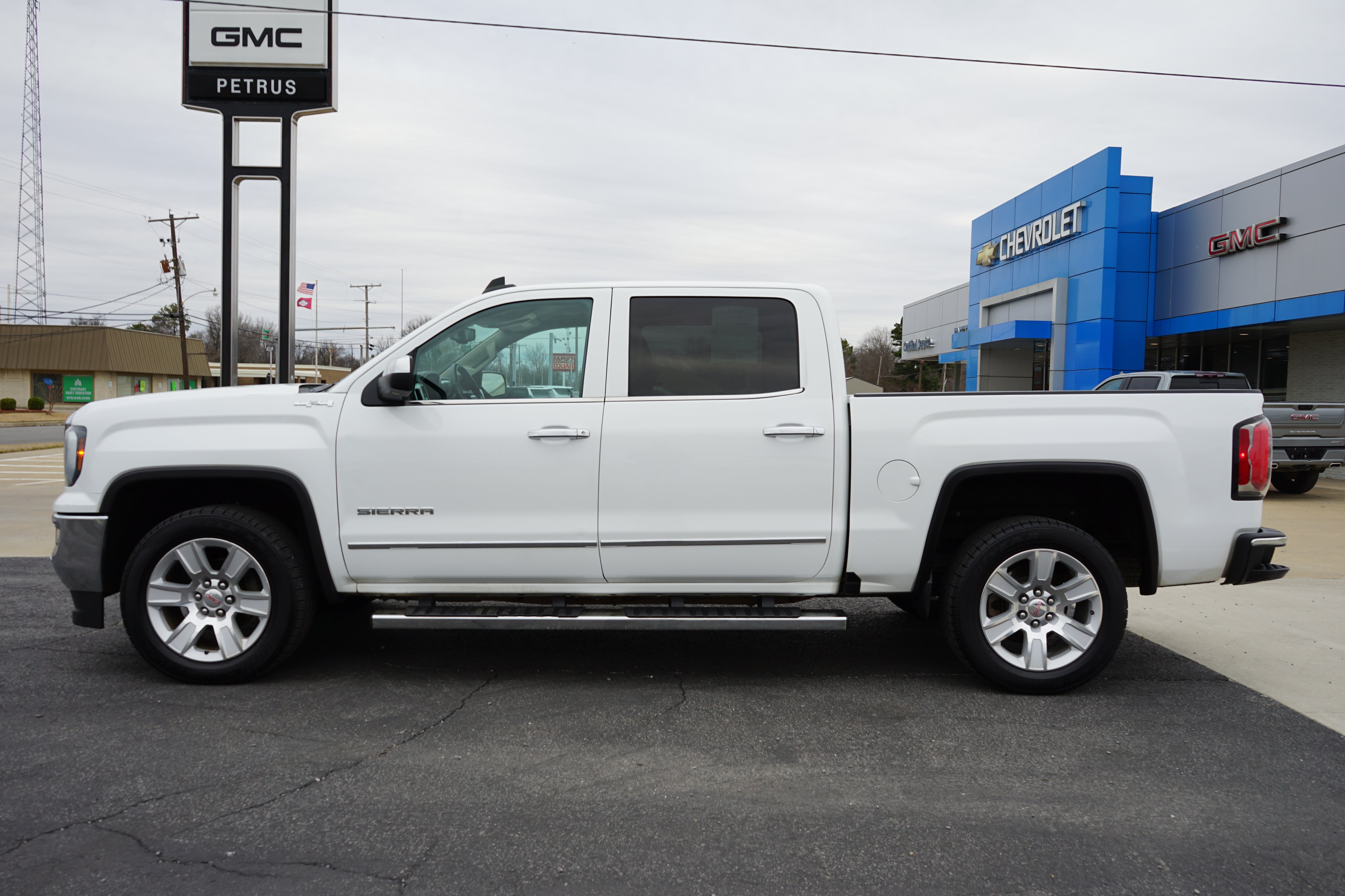 Used 2016 GMC Sierra 1500 SLT with VIN 3GTU2NEC9GG174764 for sale in Little Rock