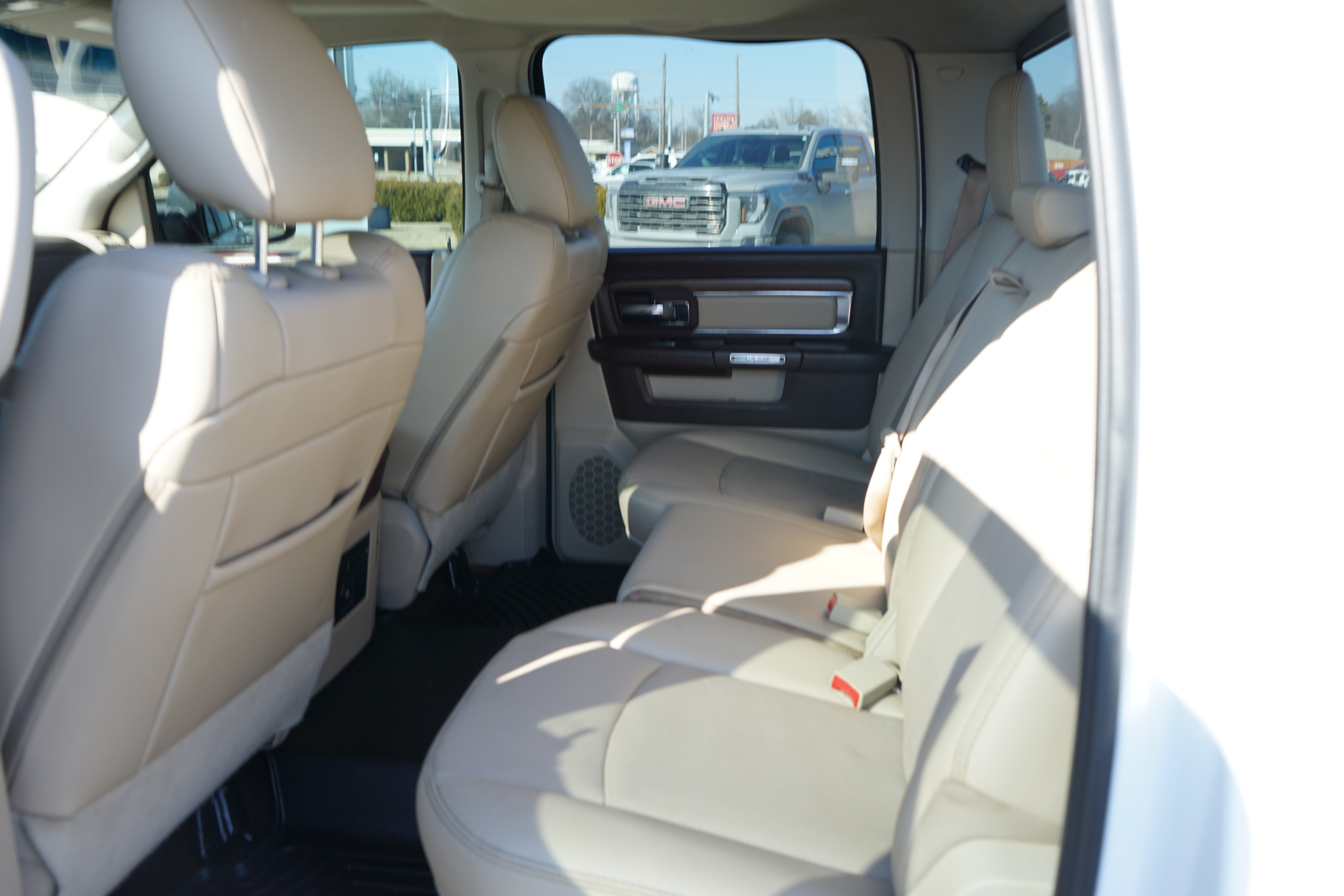 2017 RAM 1500 LARAM Base