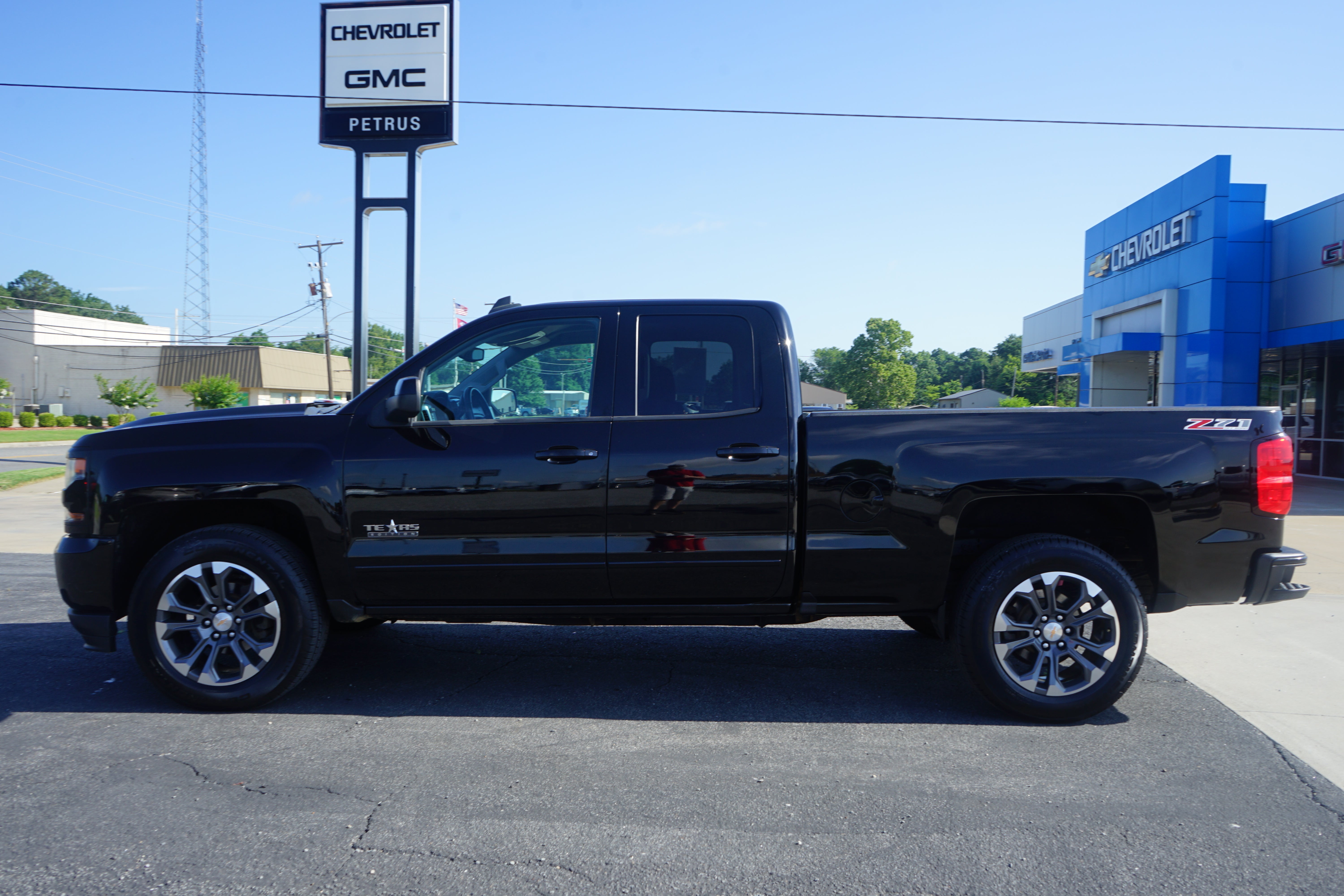 Used 2016 Chevrolet Silverado 1500 LT with VIN 1GCVKREC4GZ230444 for sale in Little Rock