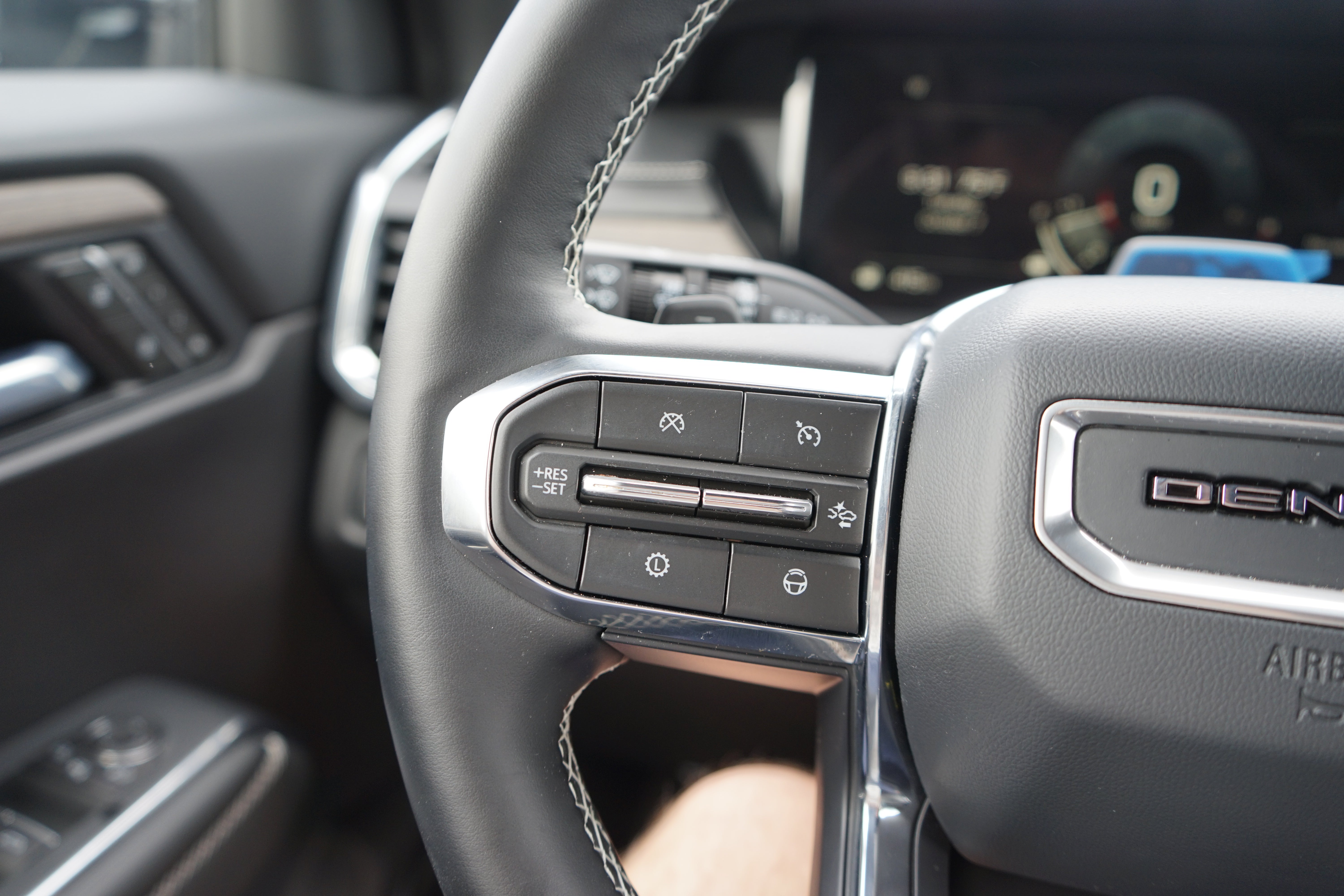 2025 GMC Acadia Denali