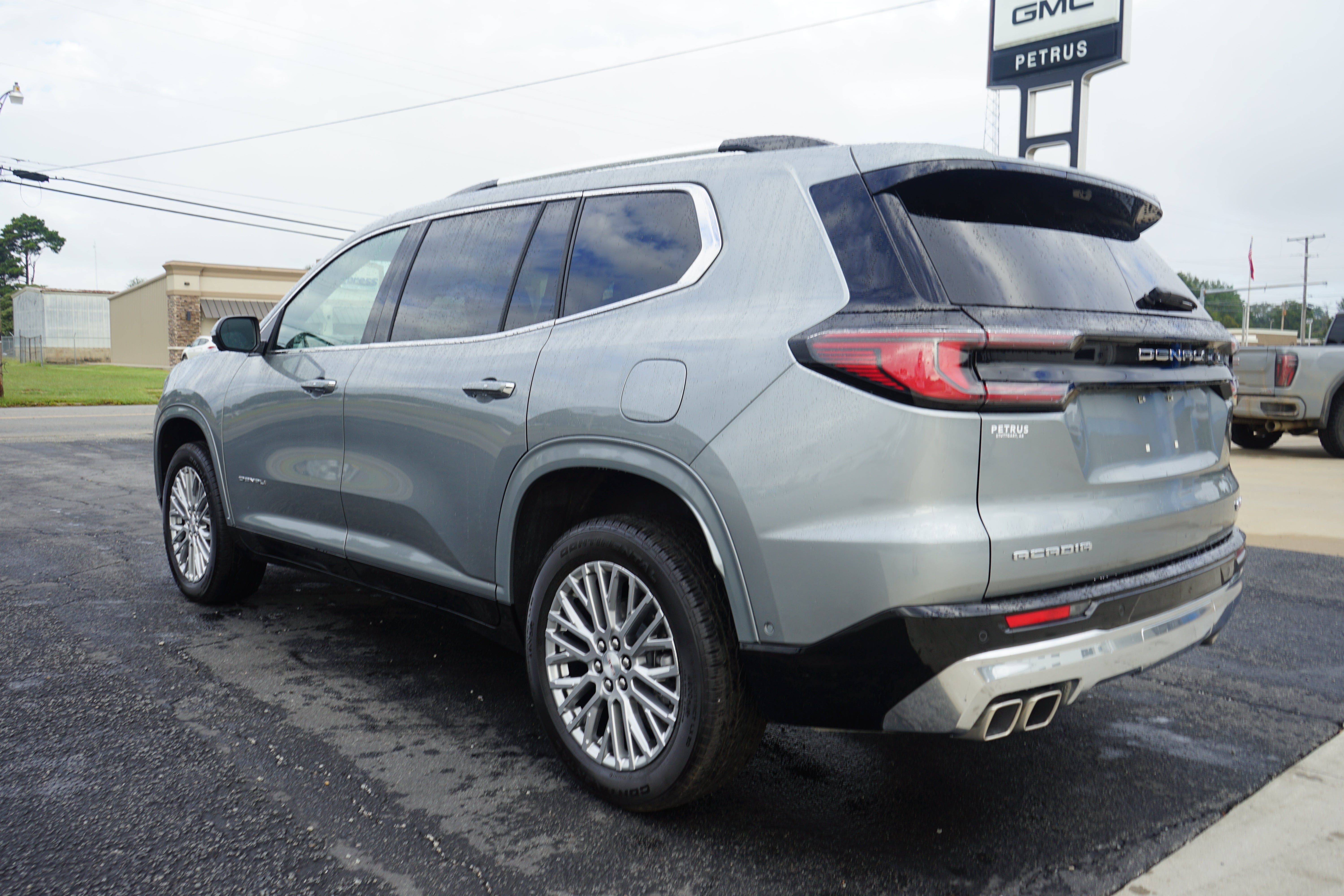 2025 GMC Acadia Denali