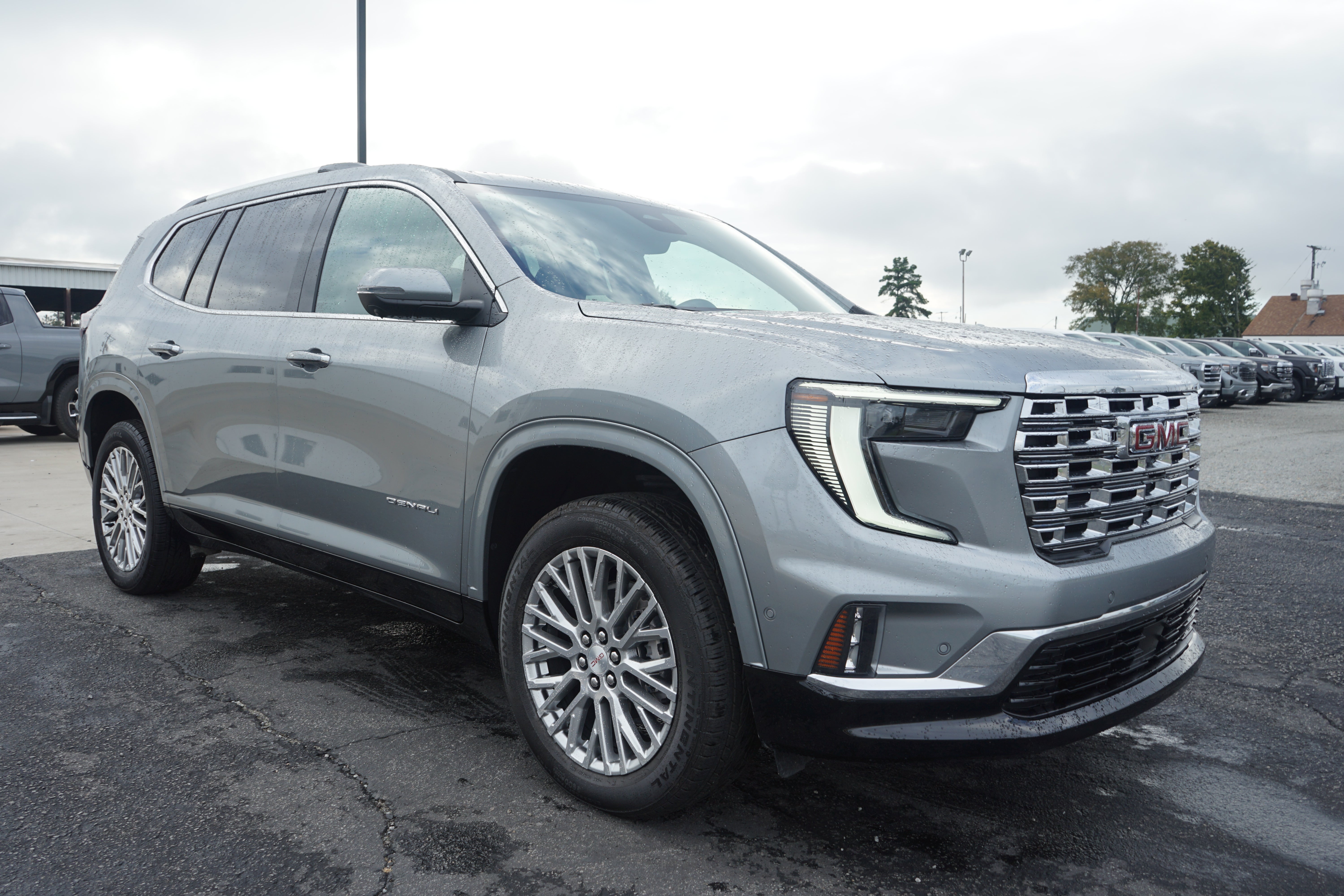 2025 GMC Acadia Denali