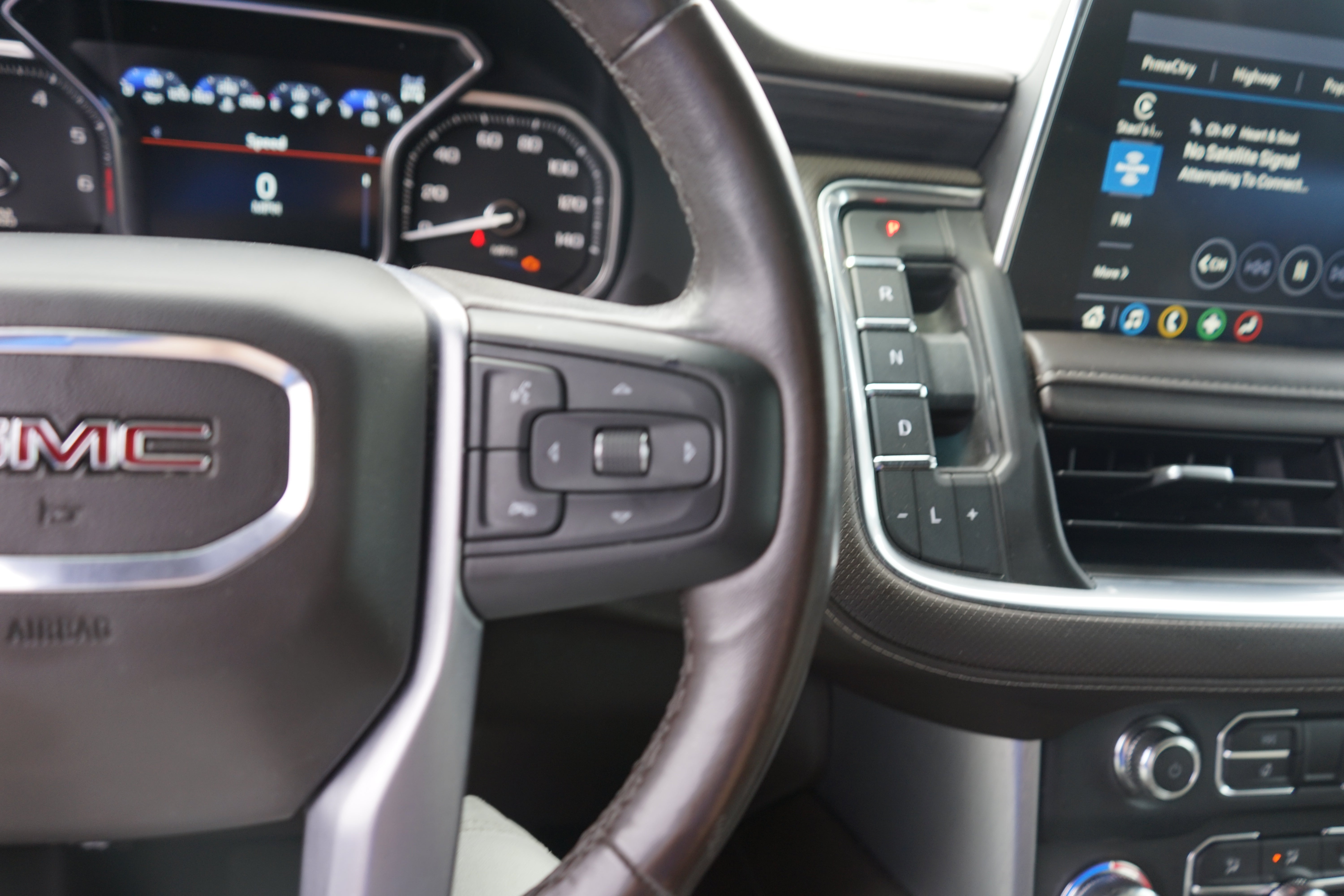 2021 GMC Yukon SLT