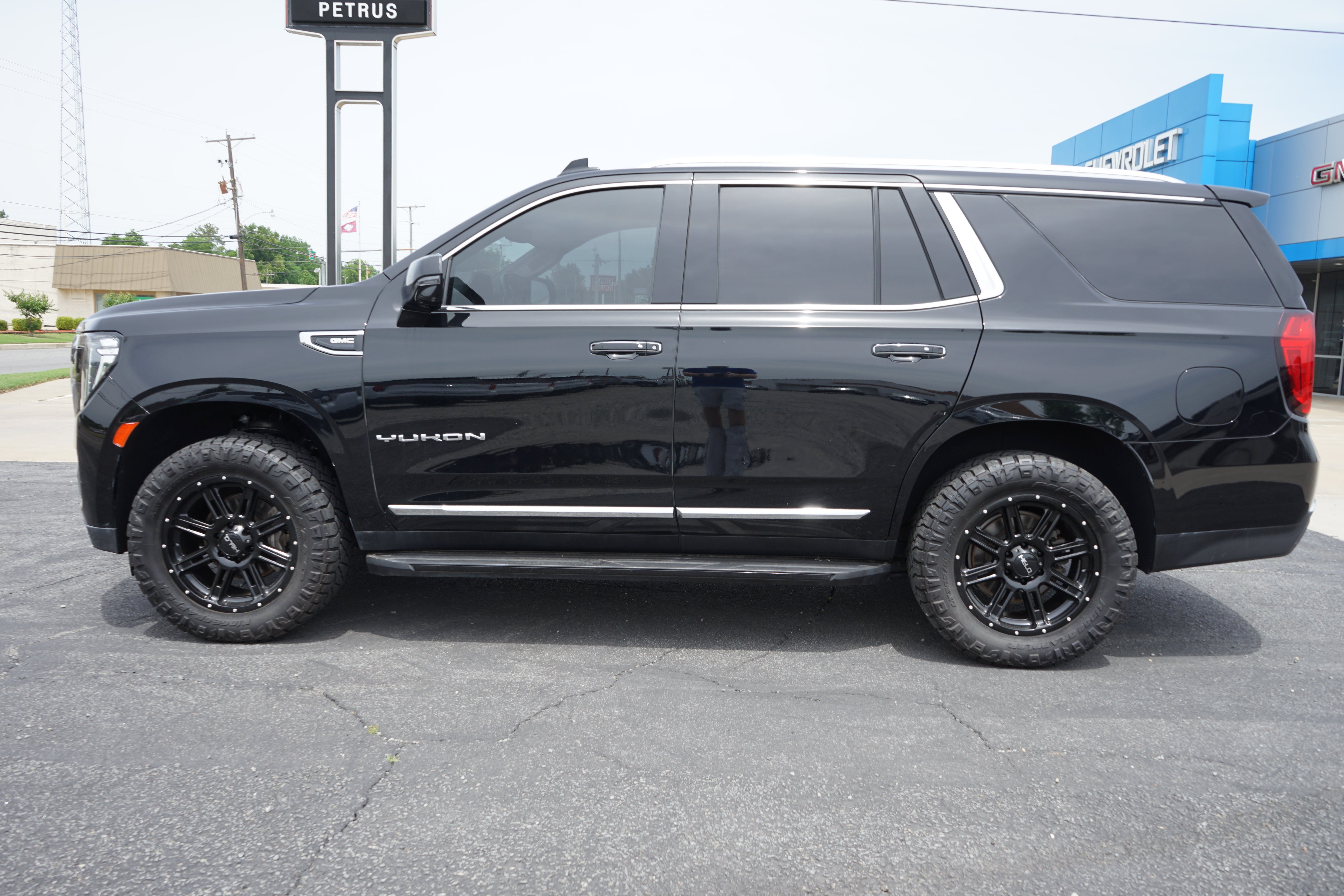 2021 GMC Yukon SLT