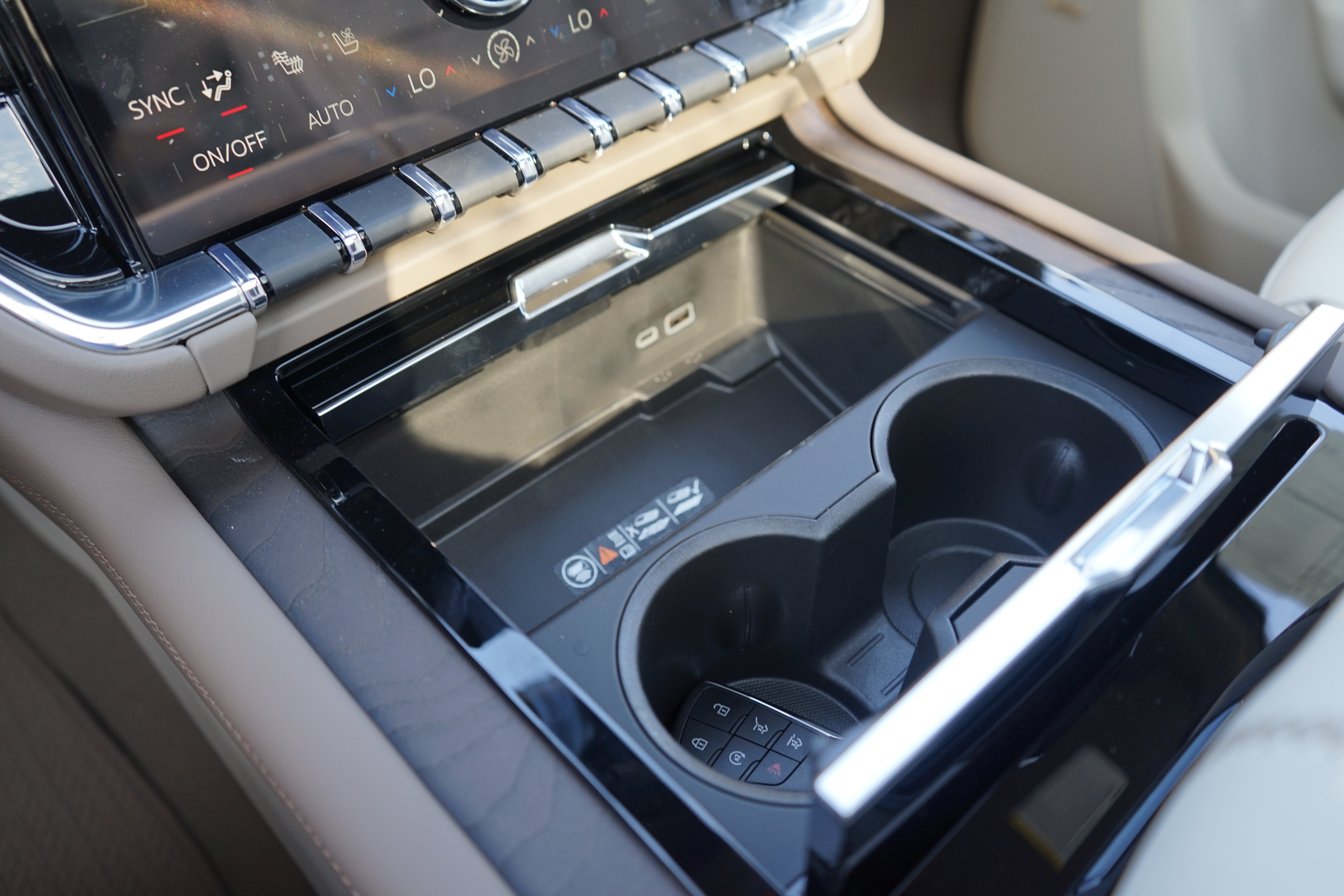 2026 GMC Yukon Denali - Photo 16