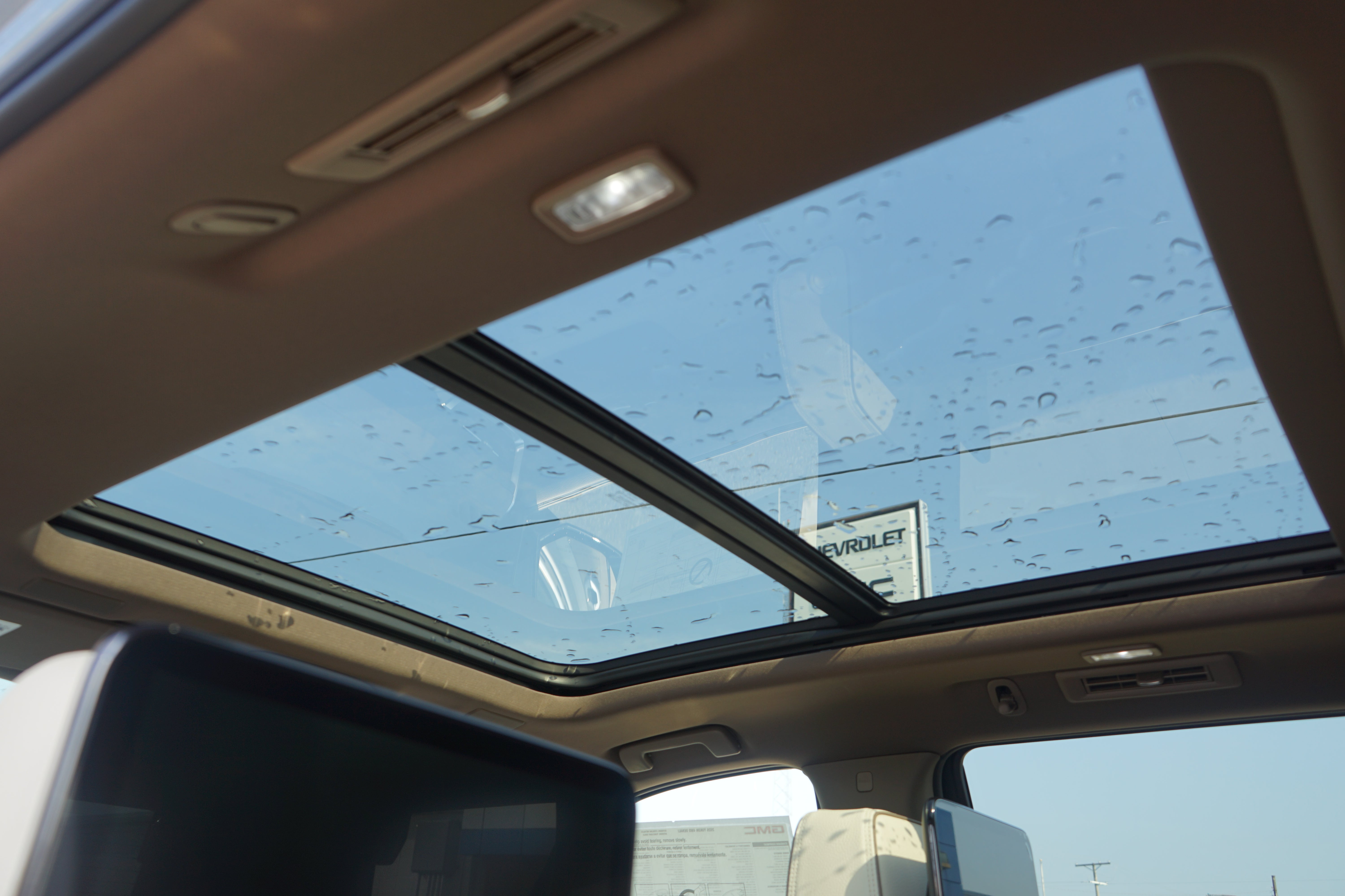 2026 GMC Yukon Denali - Photo 21