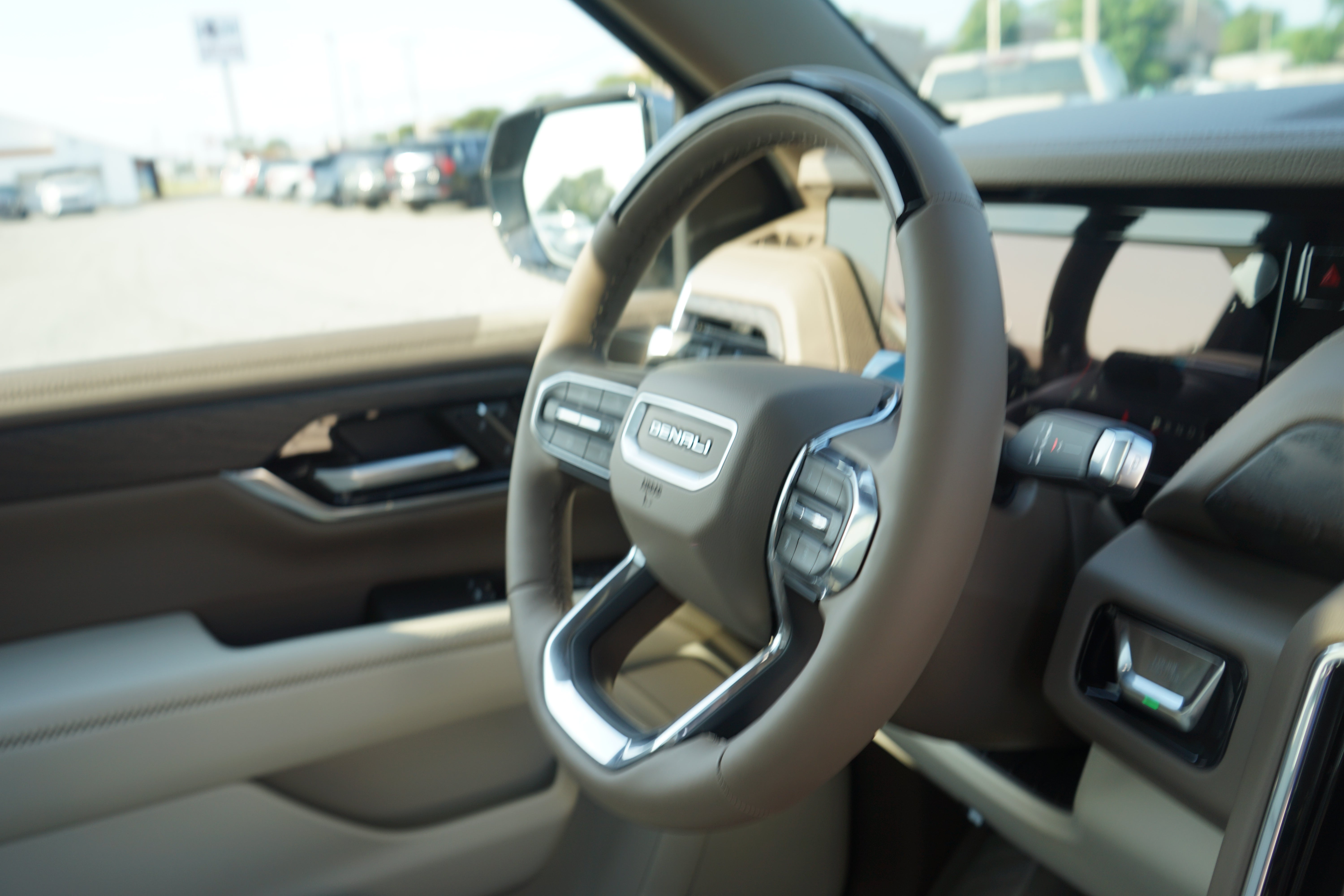 2026 GMC Yukon Denali - Photo 24