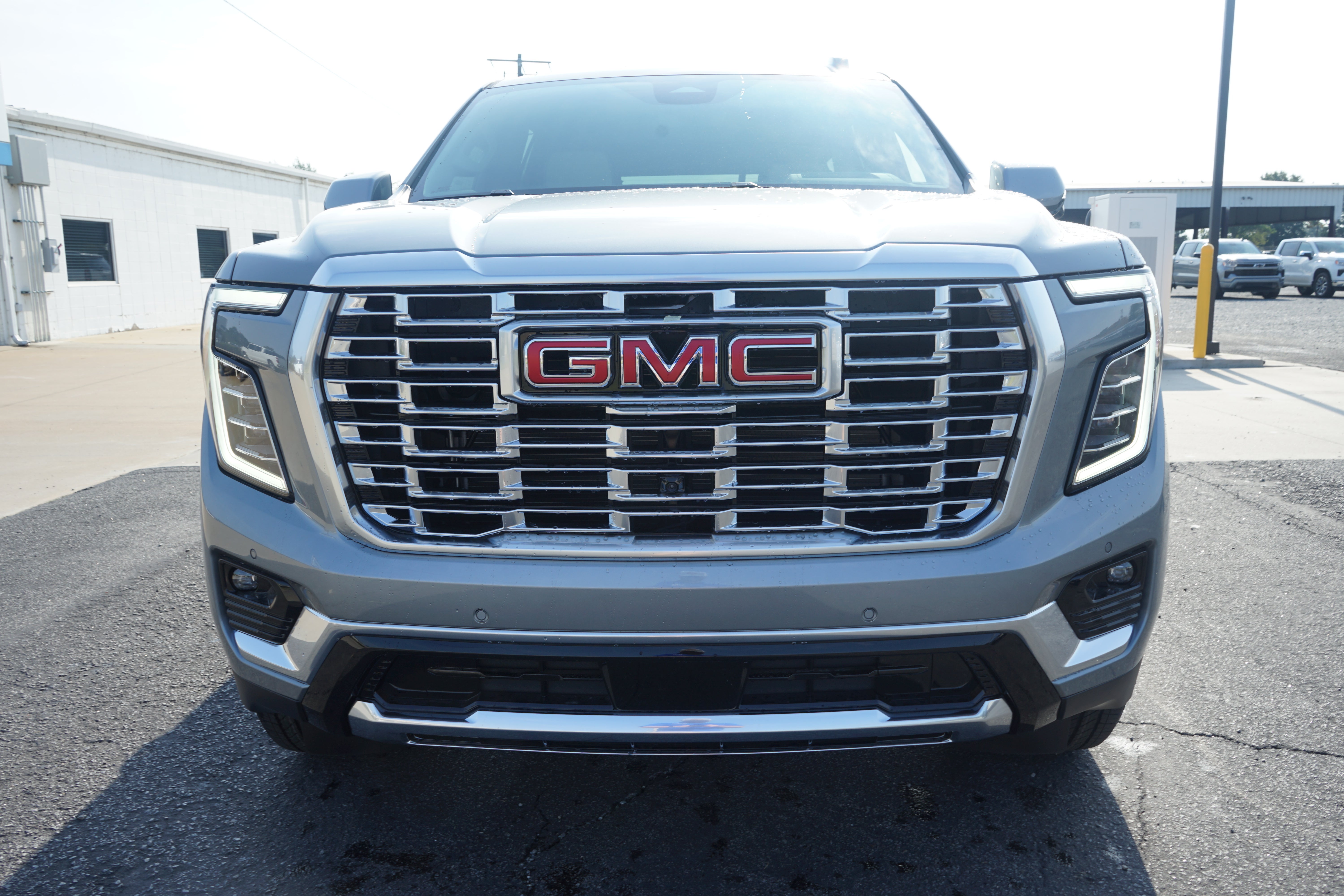 2026 GMC Yukon Denali - Photo 8