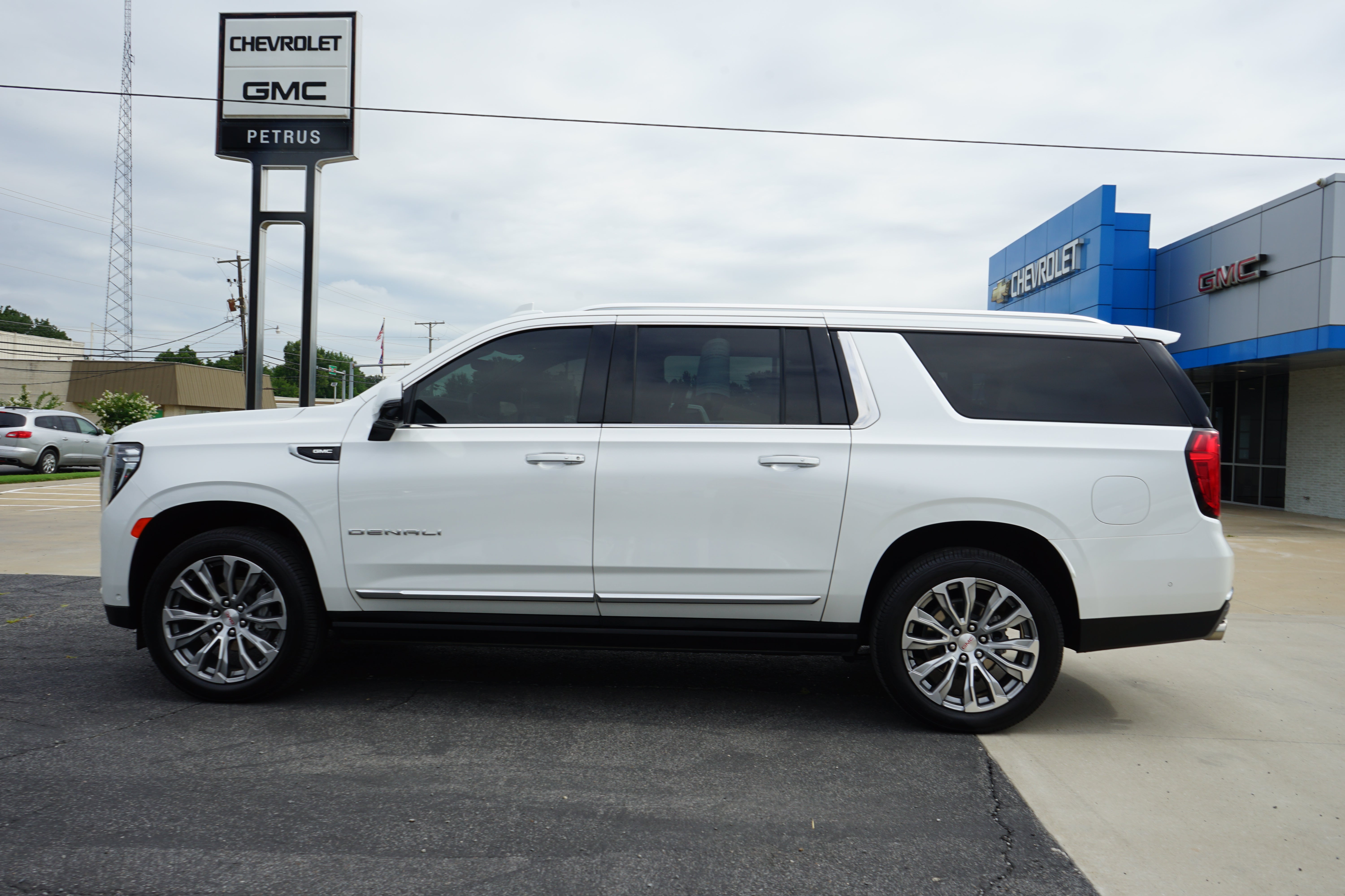 2024 GMC Yukon XL Denali