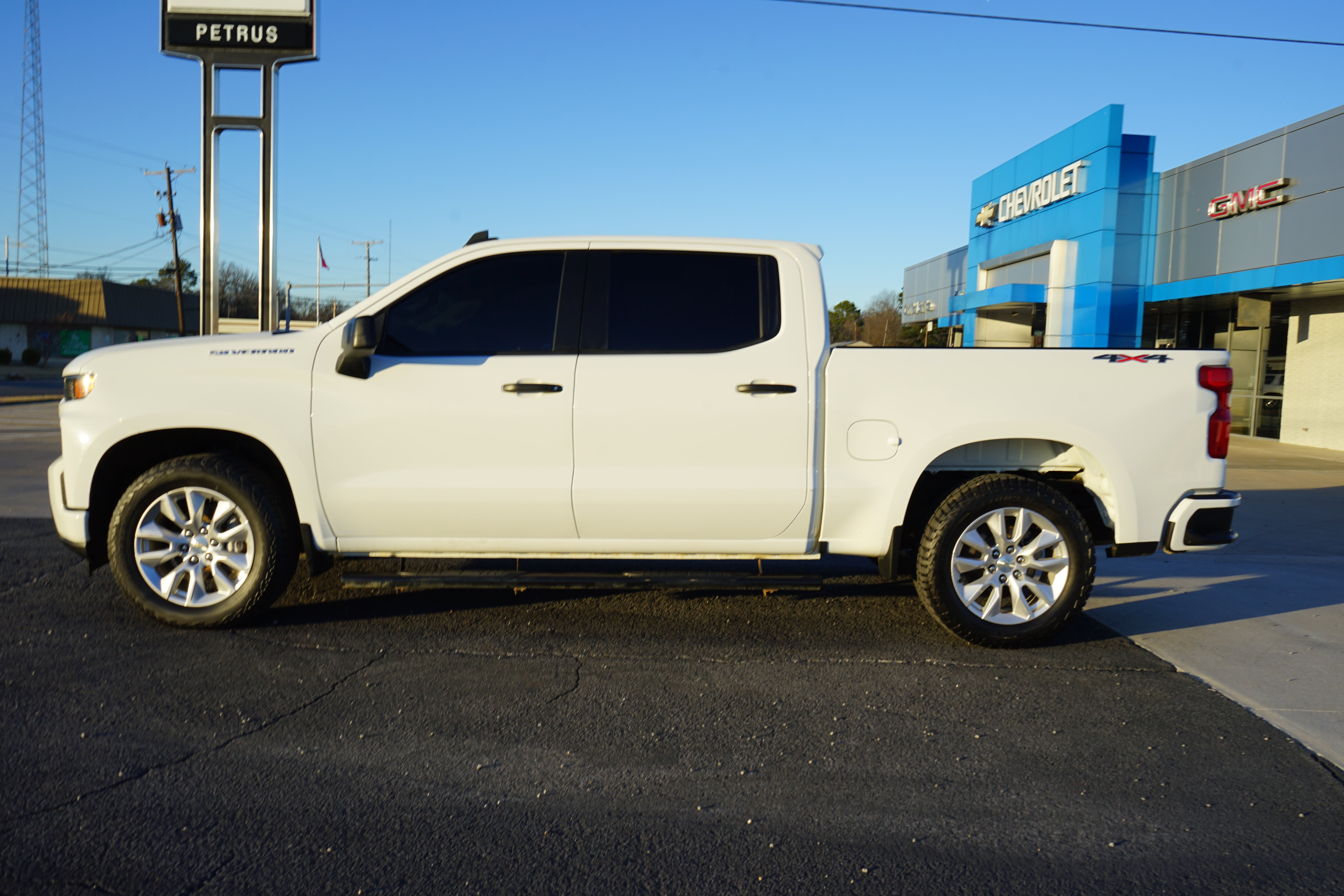 Used 2021 Chevrolet Silverado 1500 Custom with VIN 3GCPYBEK6MG232276 for sale in Little Rock