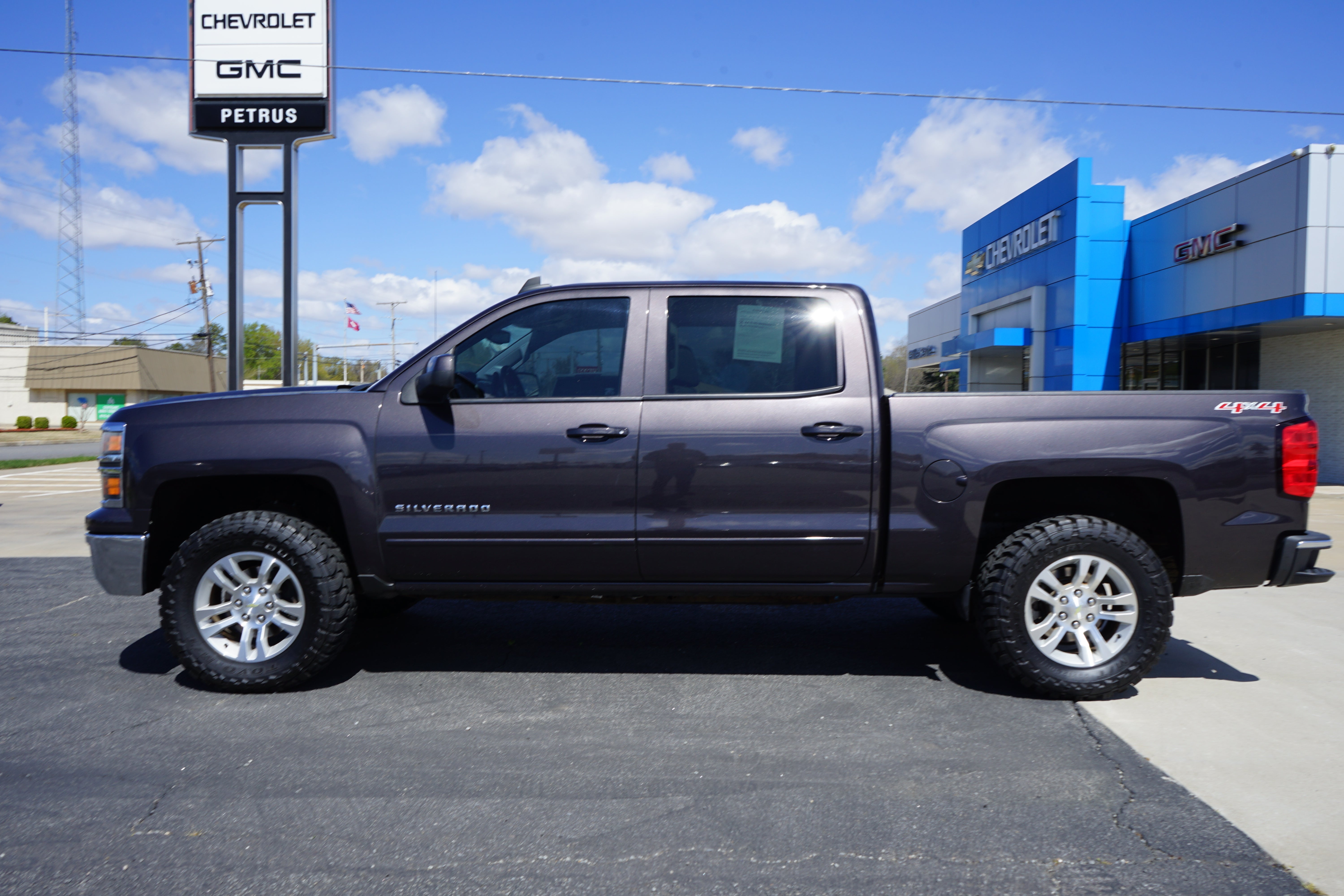 Used 2015 Chevrolet Silverado 1500 LT with VIN 3GCUKREC0FG345360 for sale in Little Rock