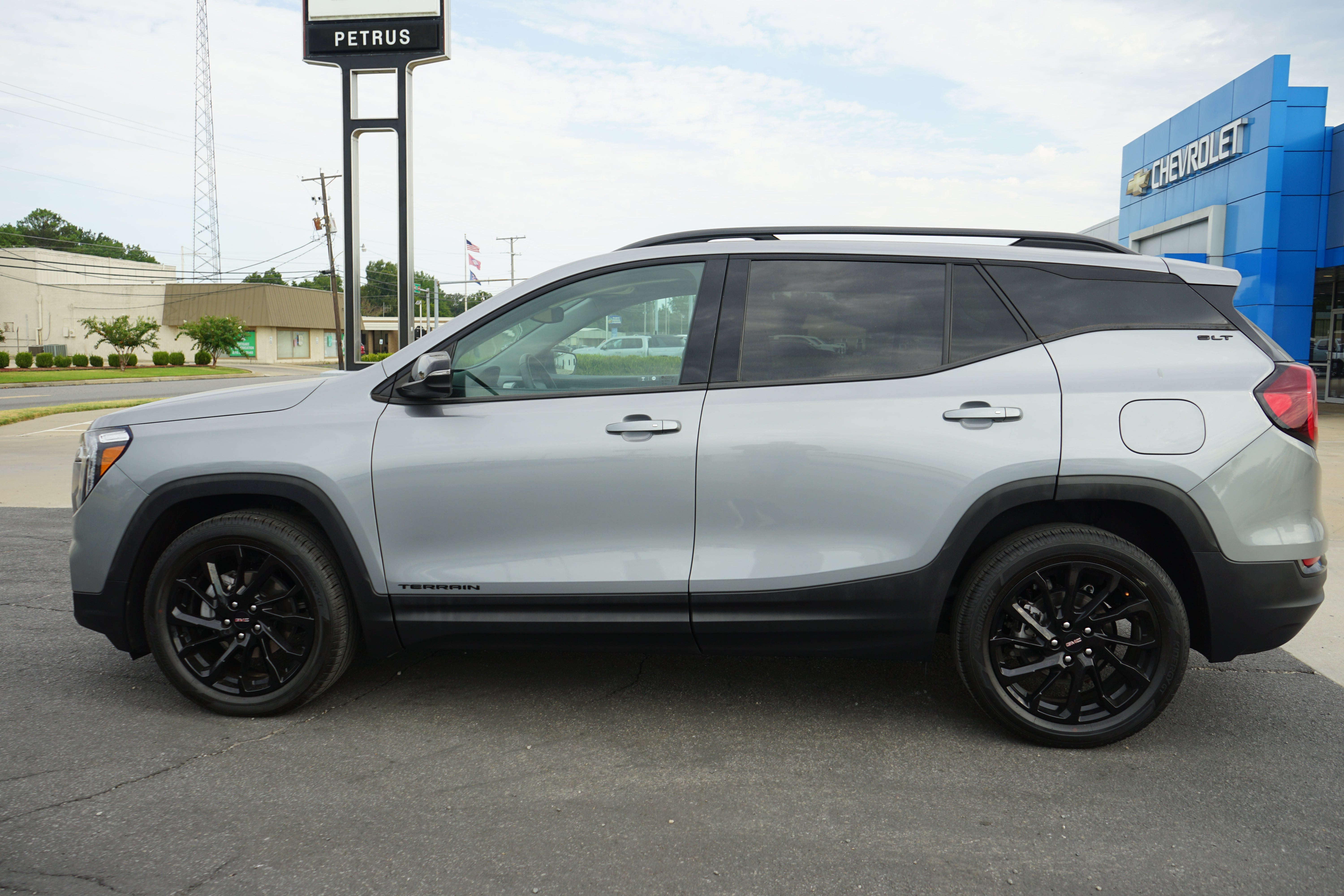 2023 GMC Terrain SLT