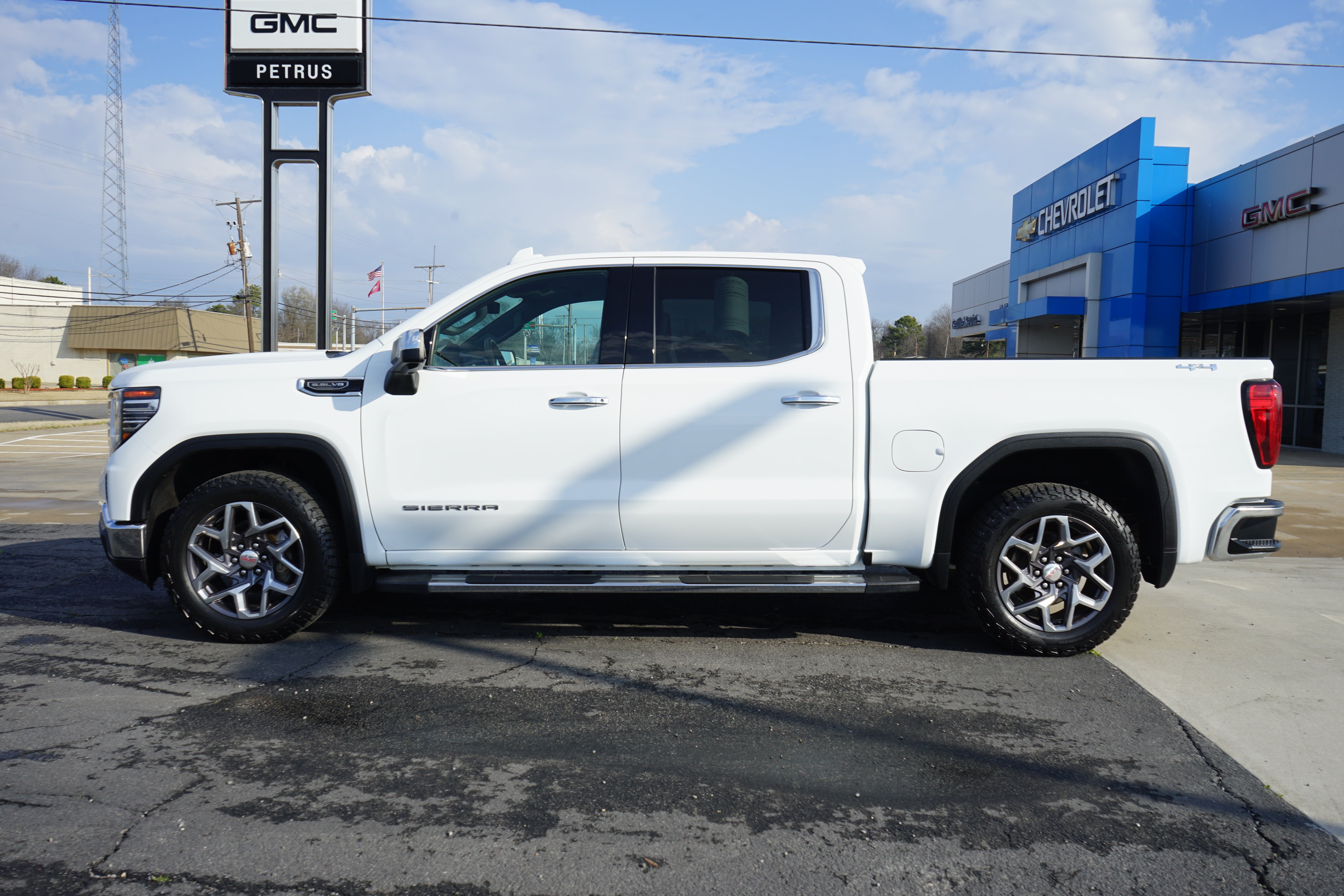 2022 GMC Sierra 1500 SLT