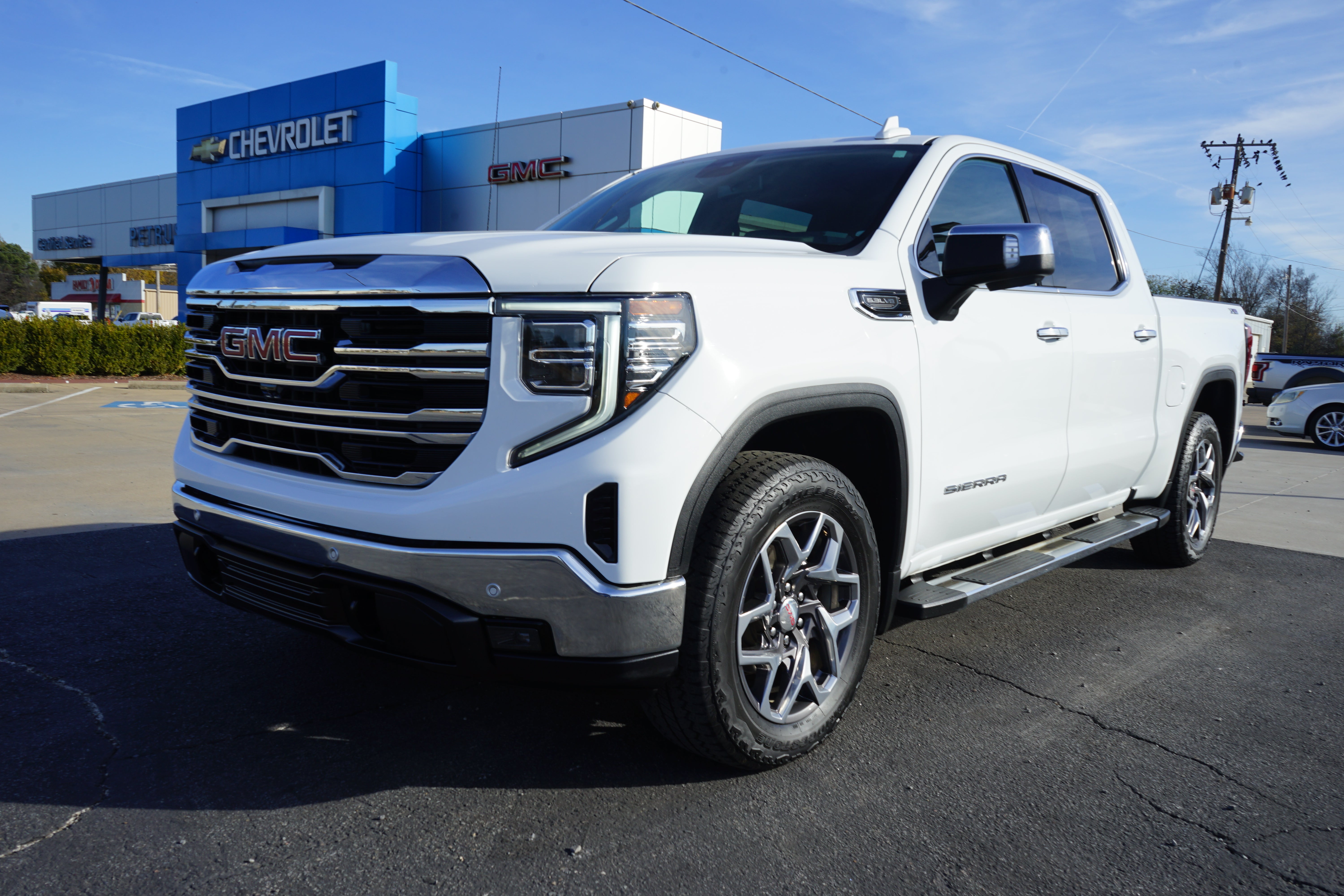 2024 GMC Sierra 1500 SLT