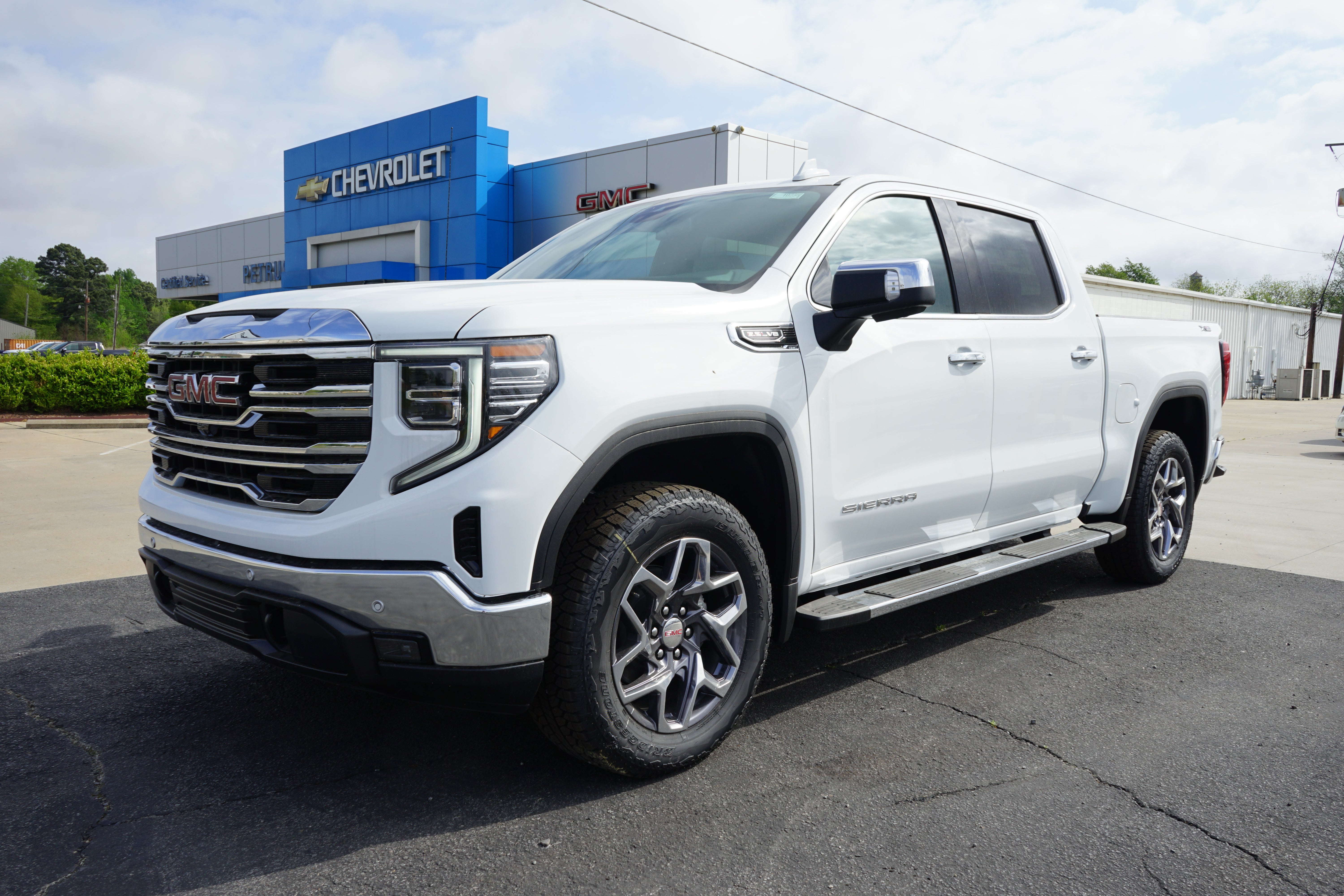 2026 GMC Sierra 1500 SLT