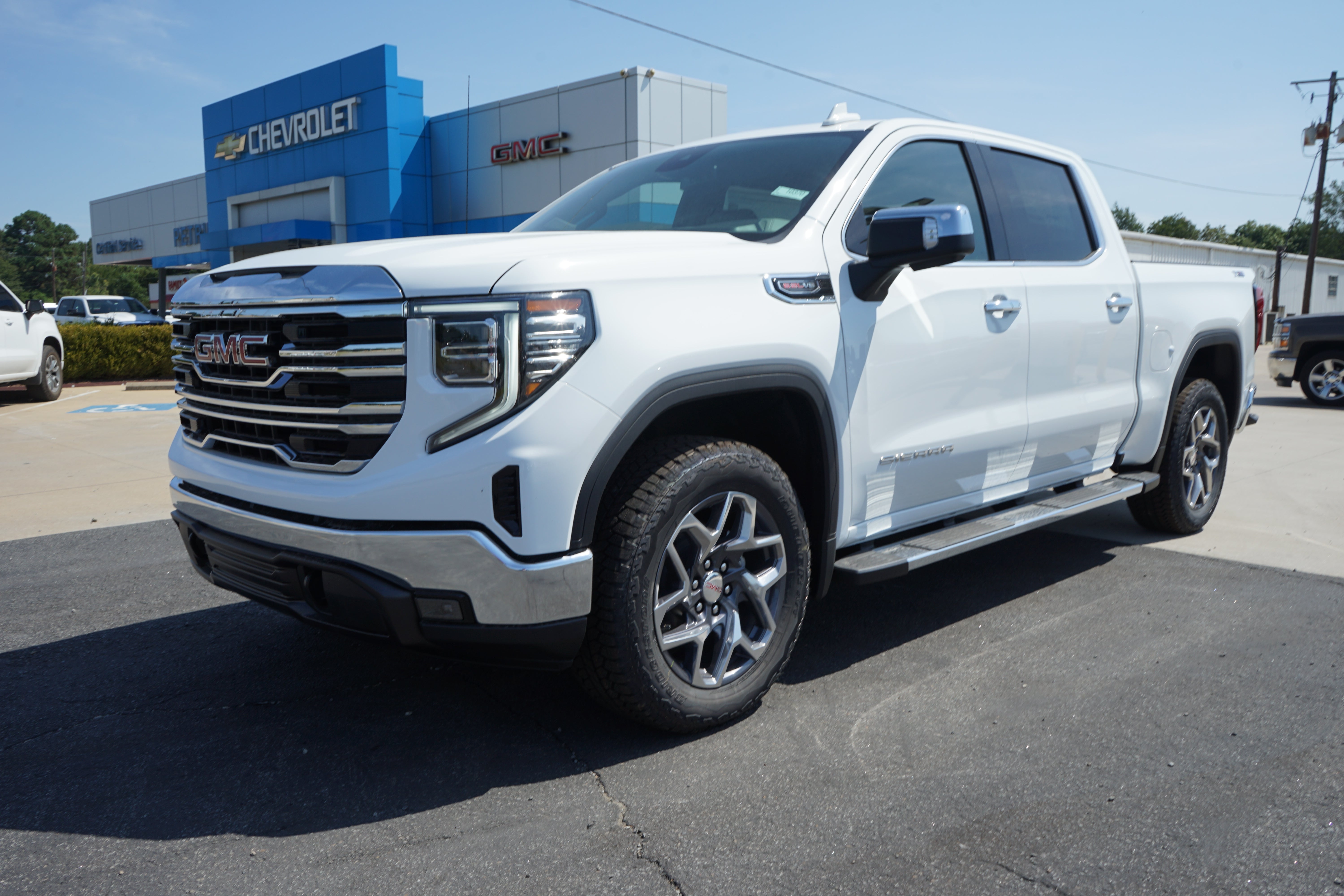2026 GMC Sierra 1500 SLT
